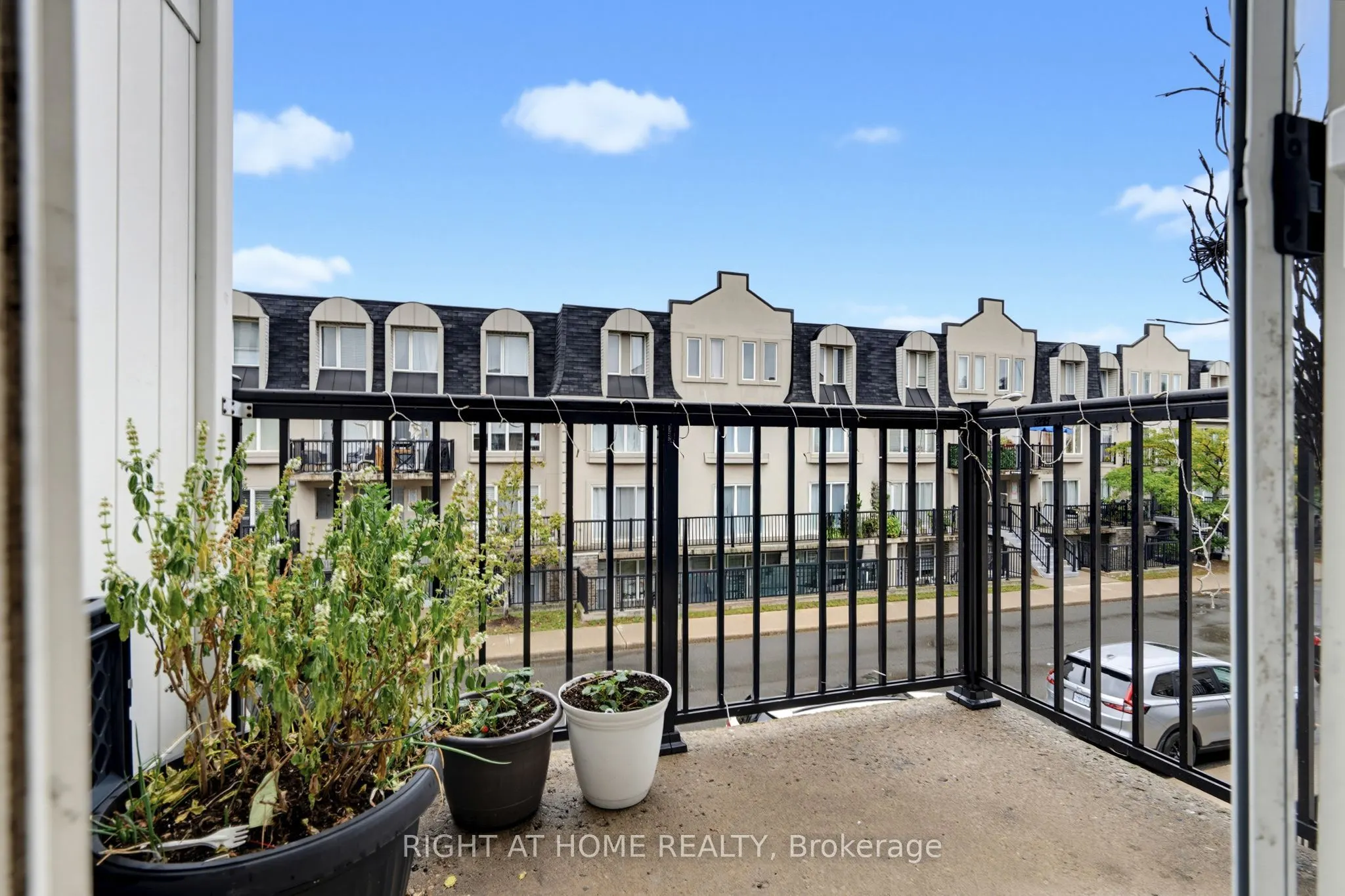 55 George Appleton Way #2095