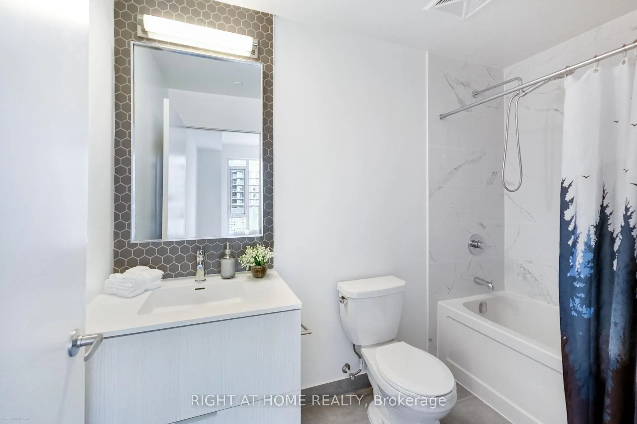 2520 Eglinton Avenue W #1602
