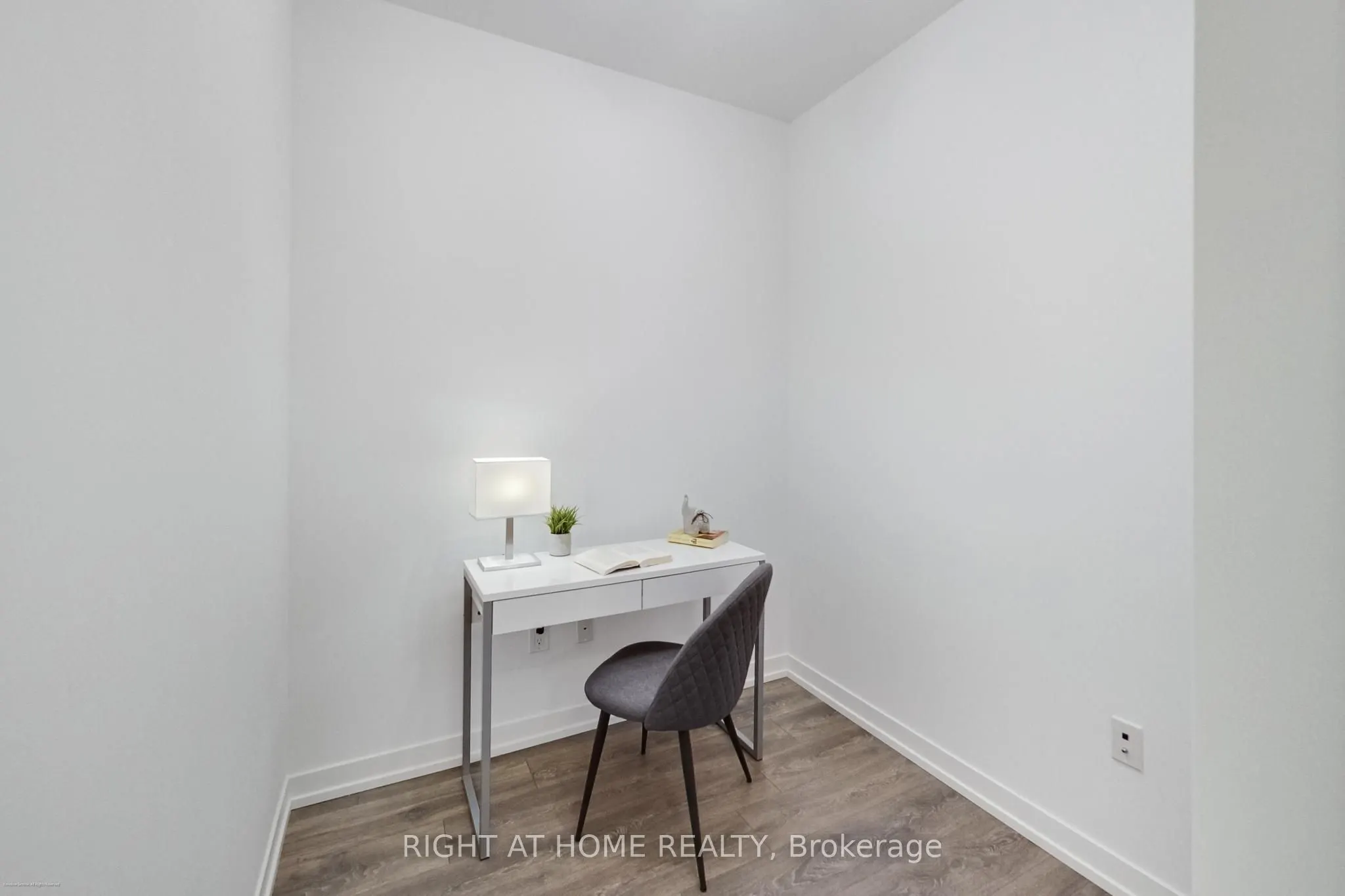 2520 Eglinton Avenue W #1602