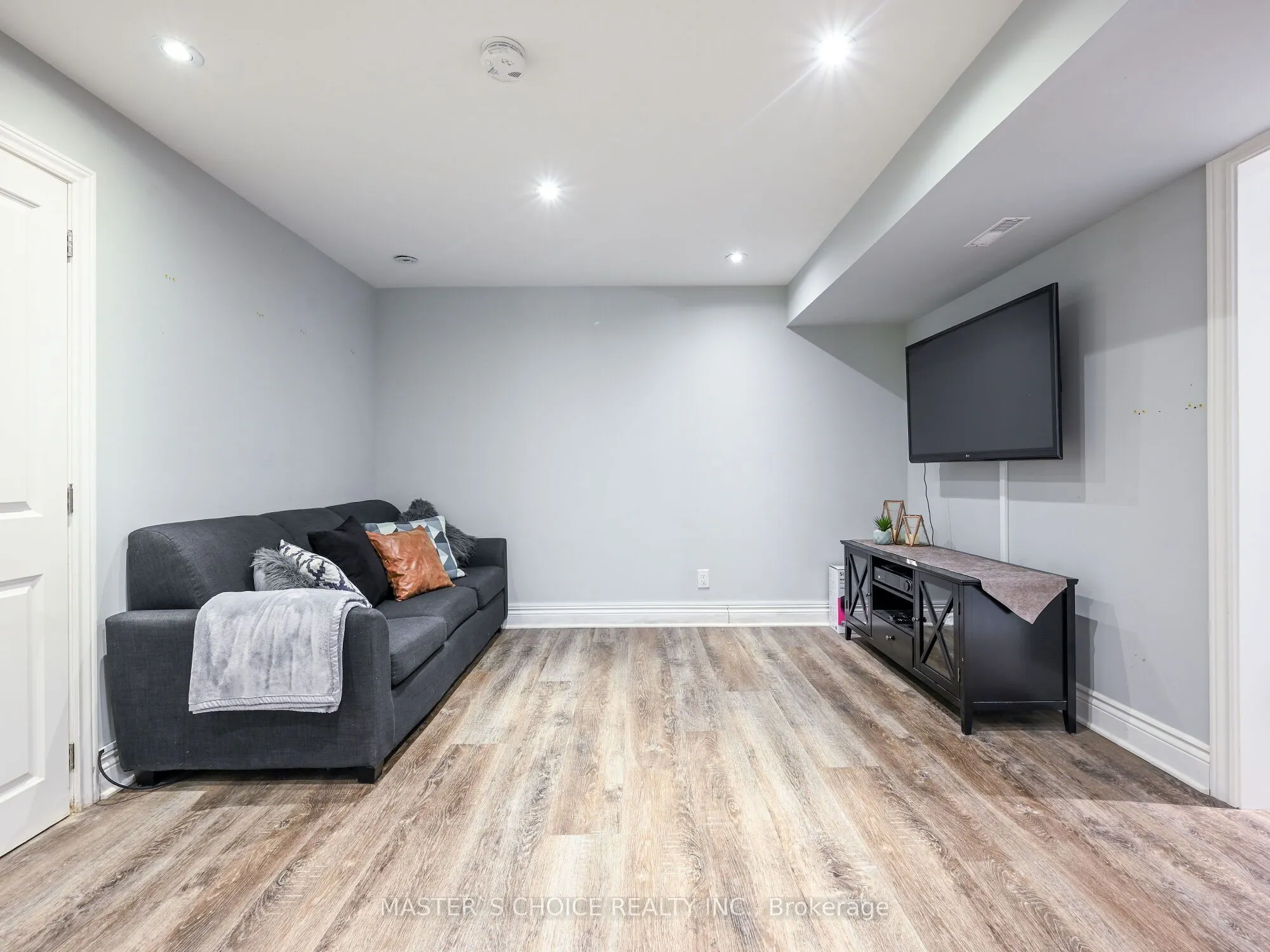 36 Sprucedale Court