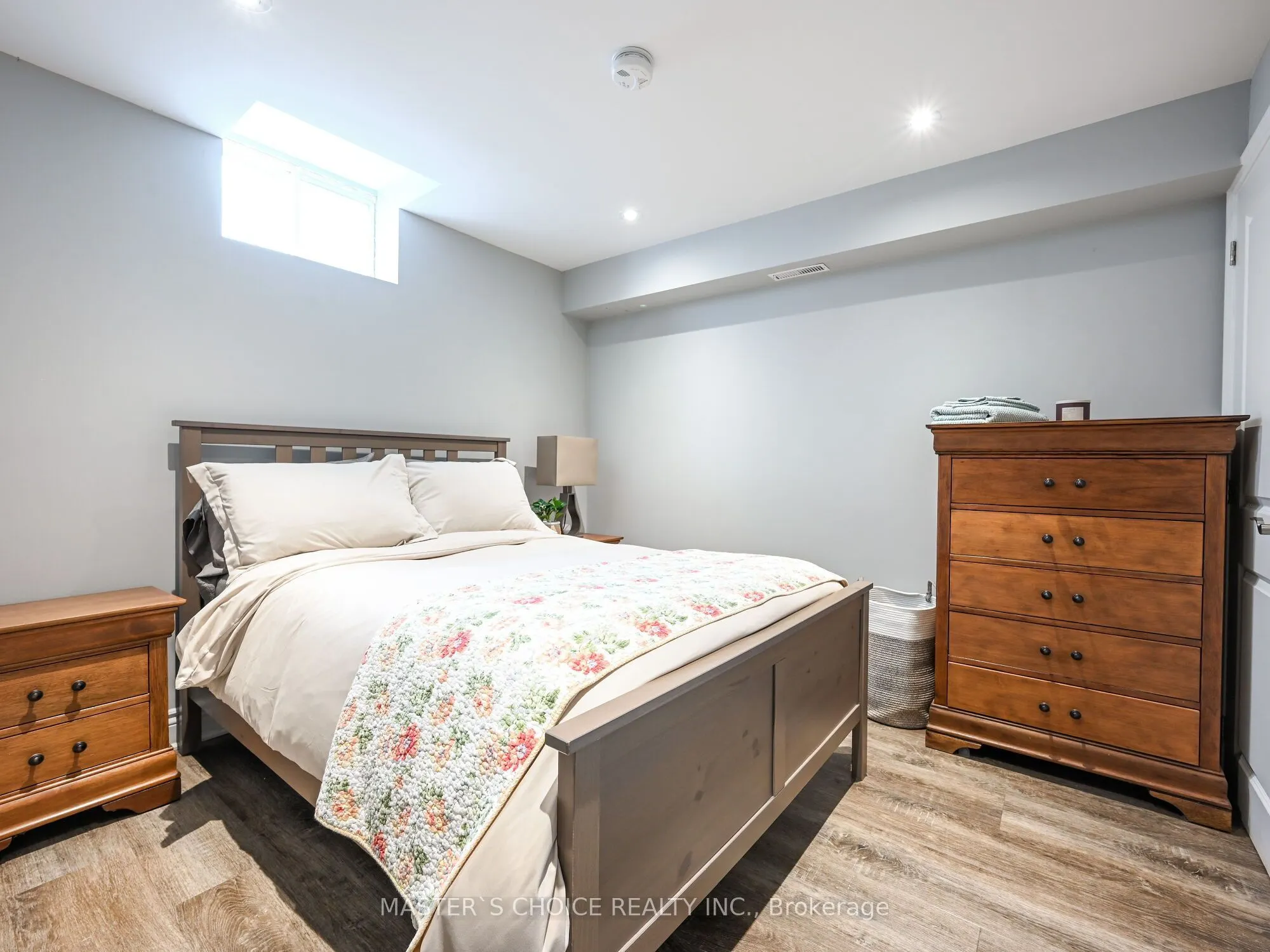 36 Sprucedale Court