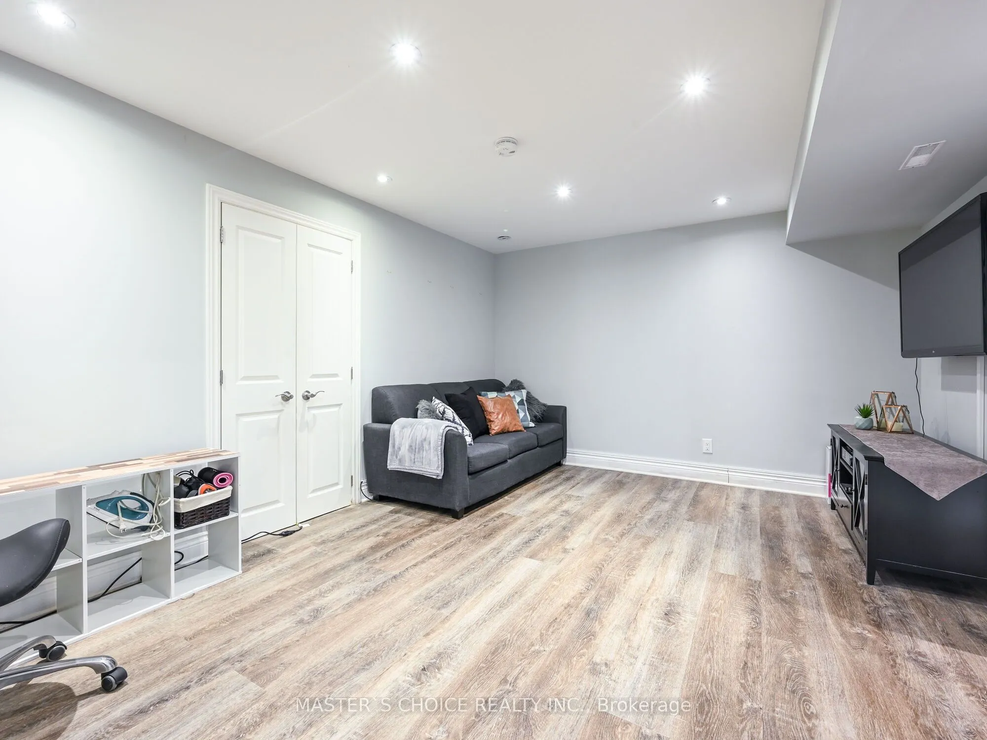 36 Sprucedale Court
