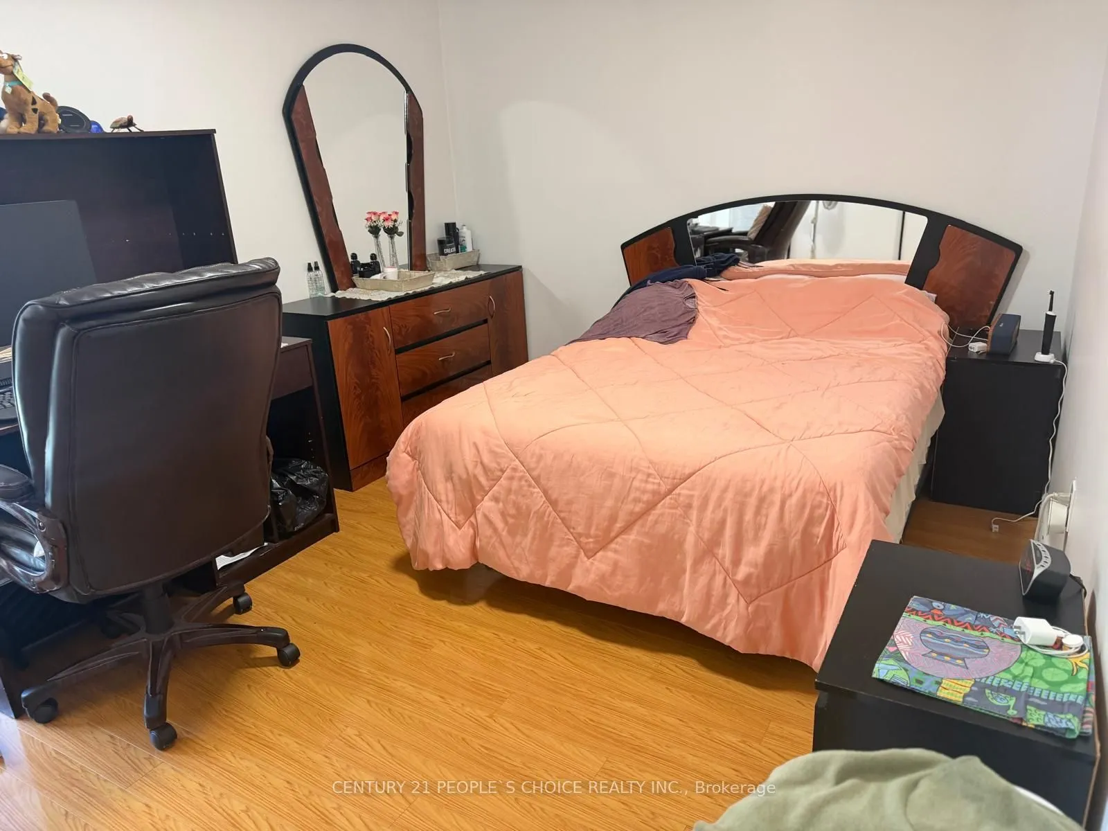 17 Knightsbridge Road #1205