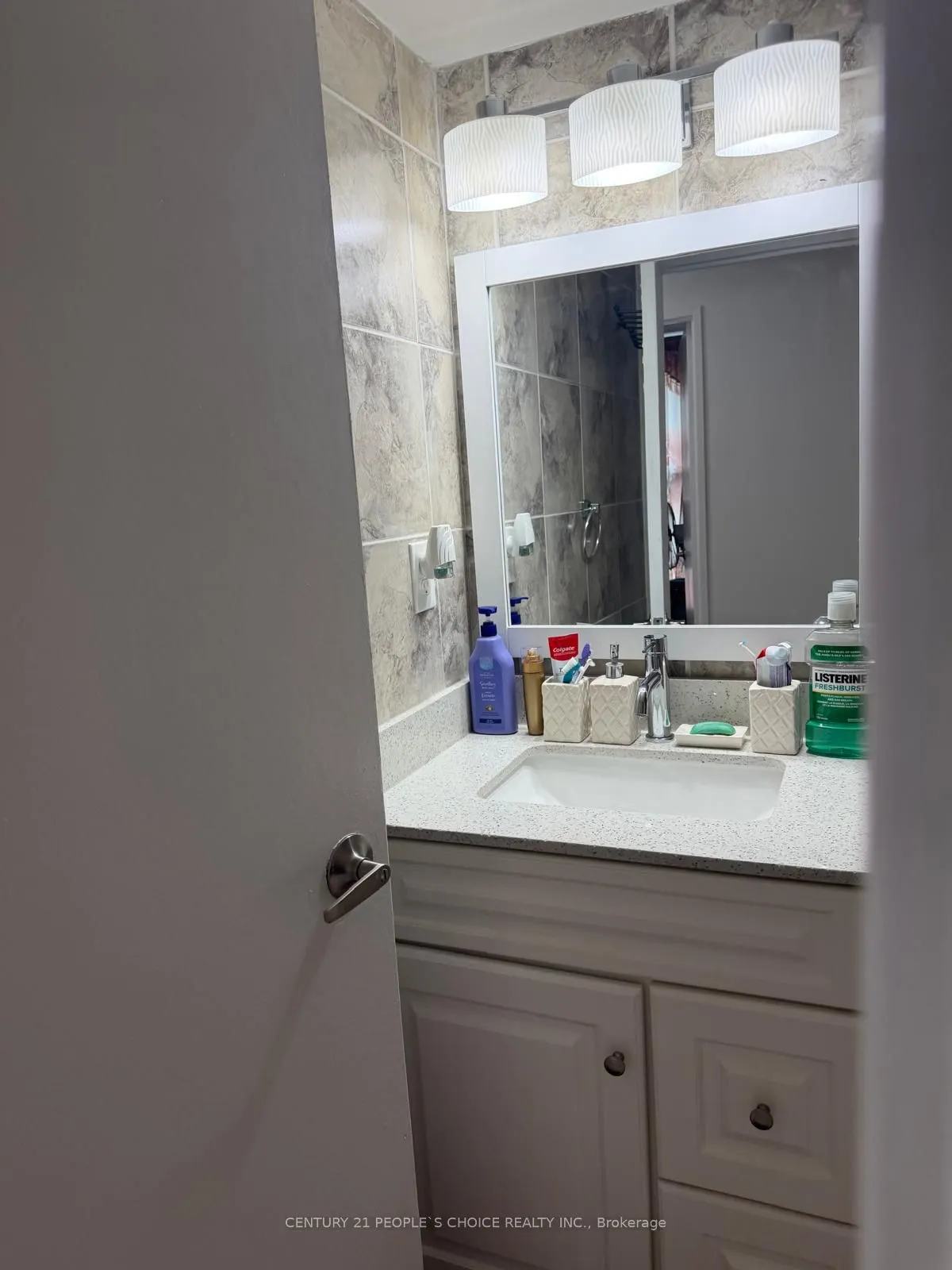 17 Knightsbridge Road #1205