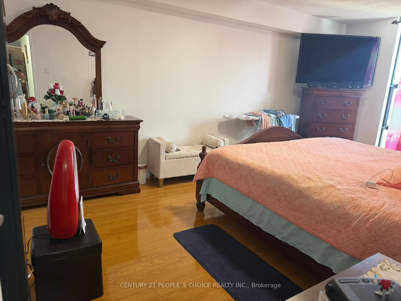 17 Knightsbridge Road #1205