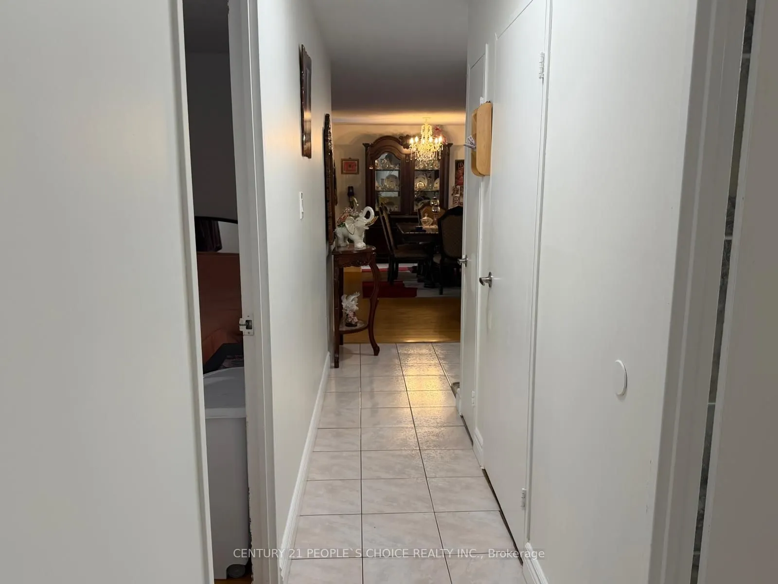 17 Knightsbridge Road #1205