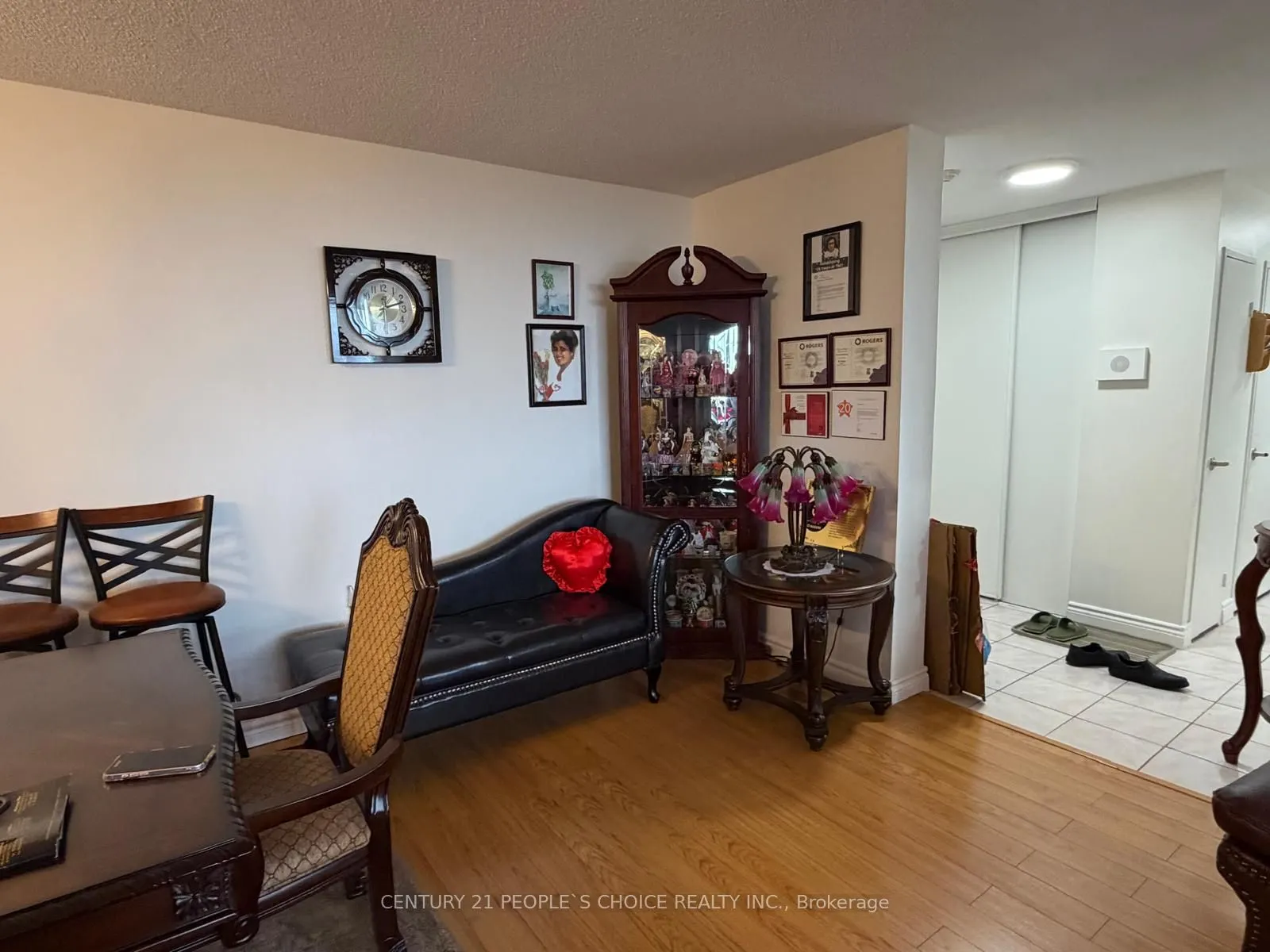 17 Knightsbridge Road #1205
