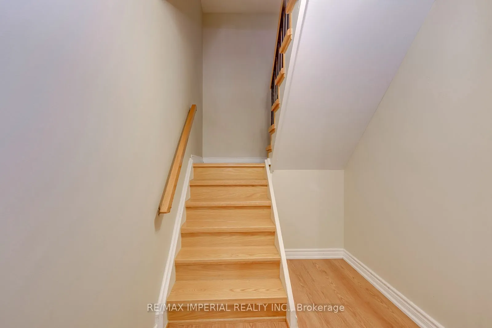 6100 Wabukayne Court