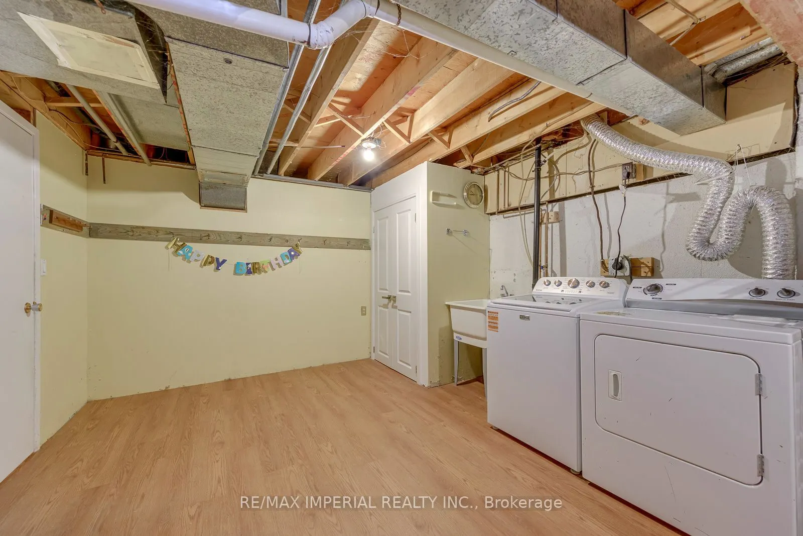 6100 Wabukayne Court