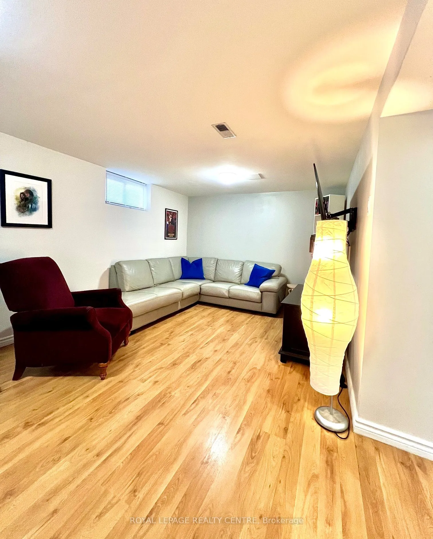 1319 Redbank Crescent