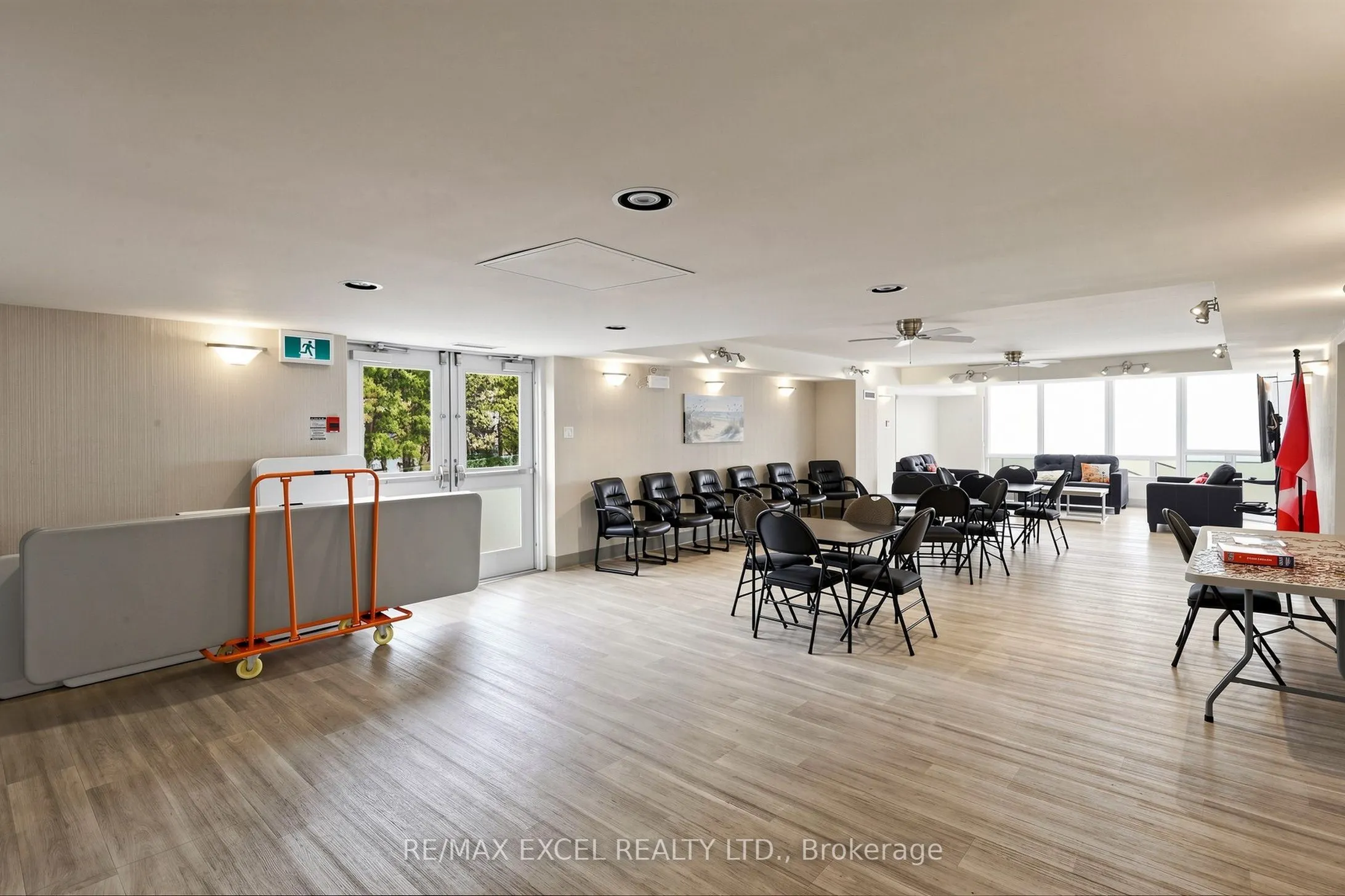 5280 Lakeshore Road #607