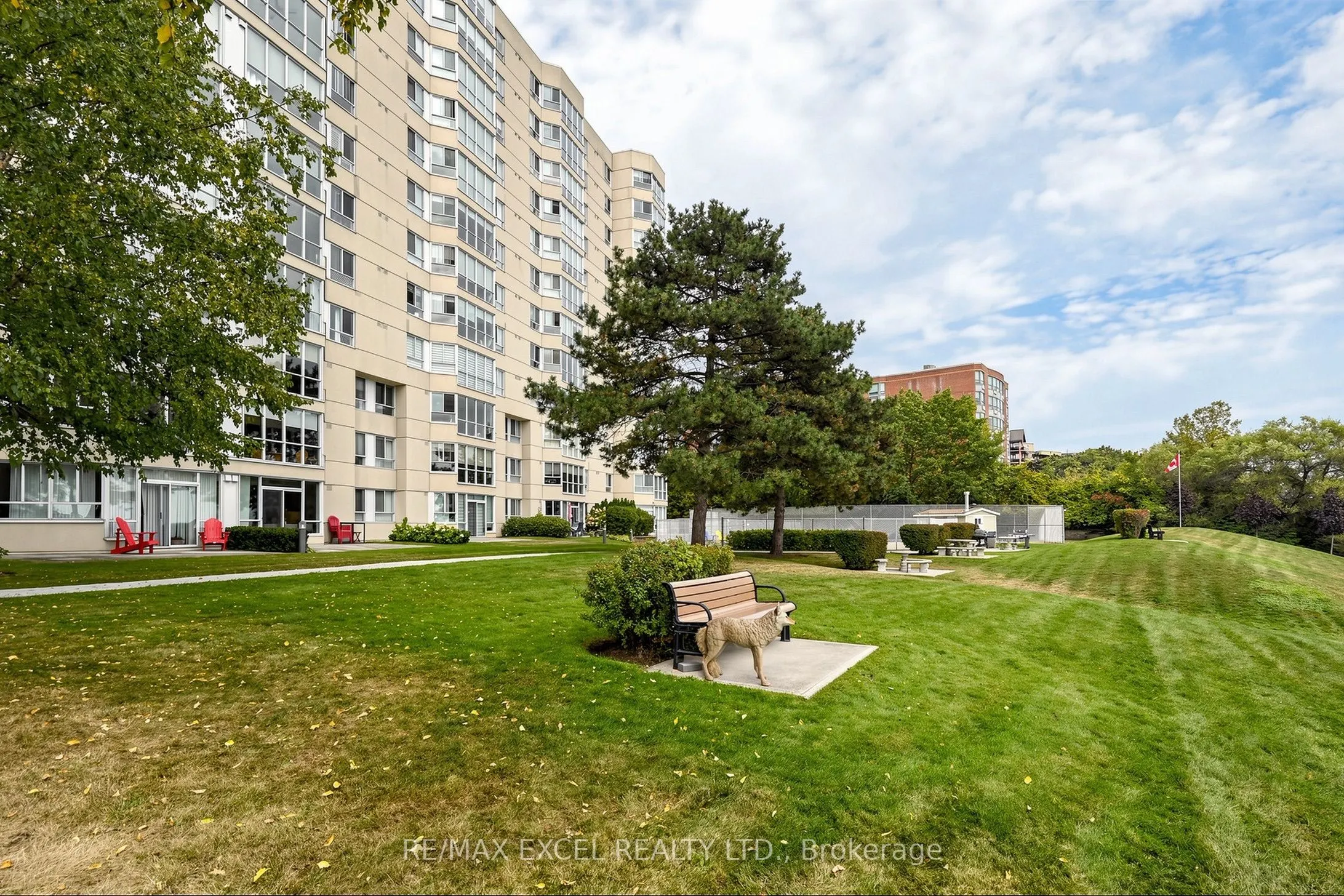 5280 Lakeshore Road #607