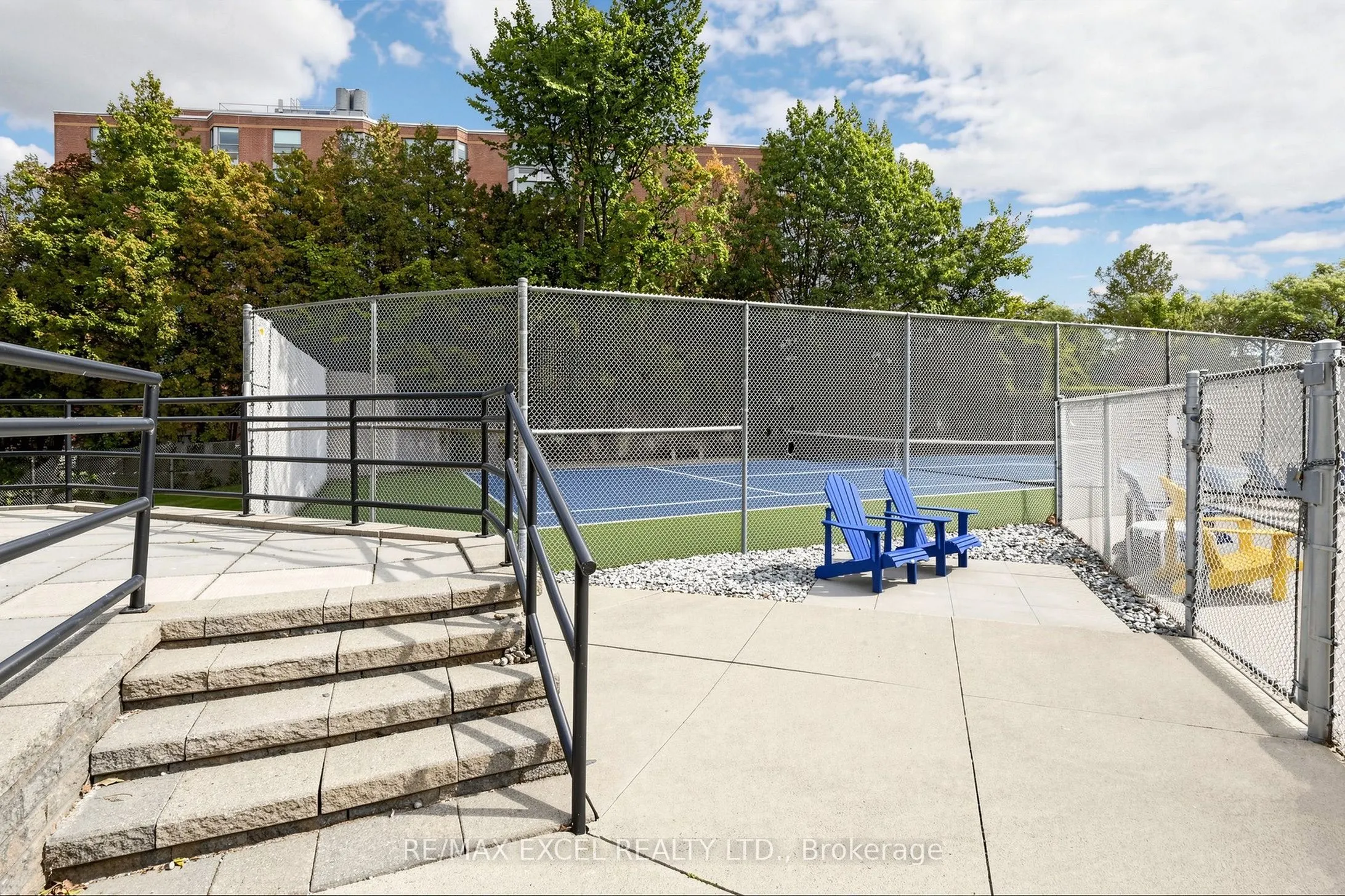 5280 Lakeshore Road #607