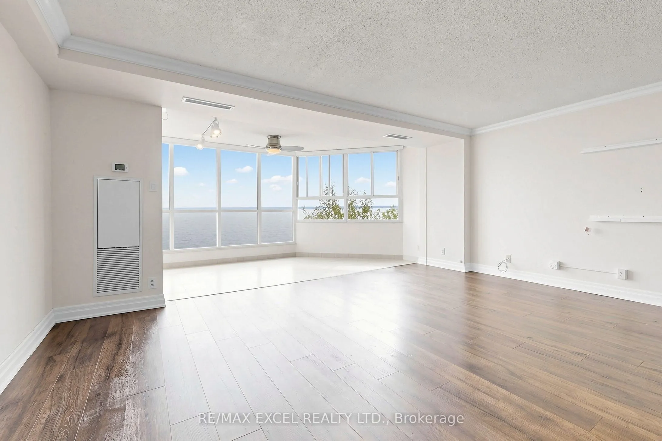 5280 Lakeshore Road #607