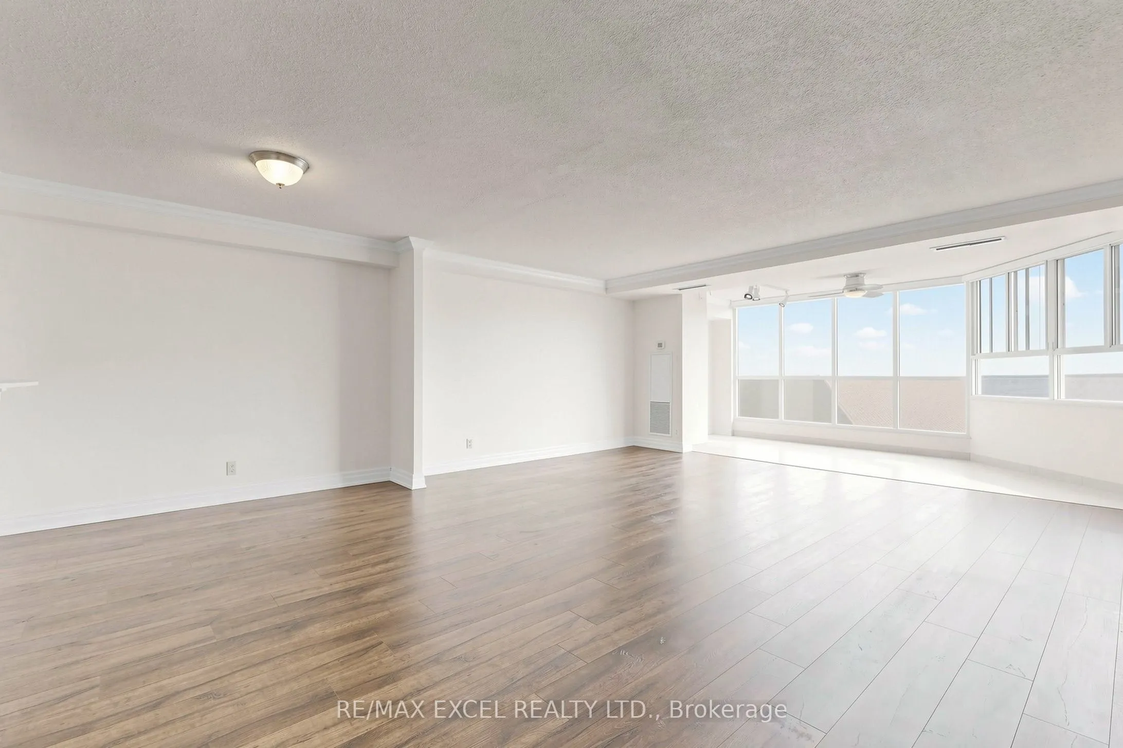 5280 Lakeshore Road #607