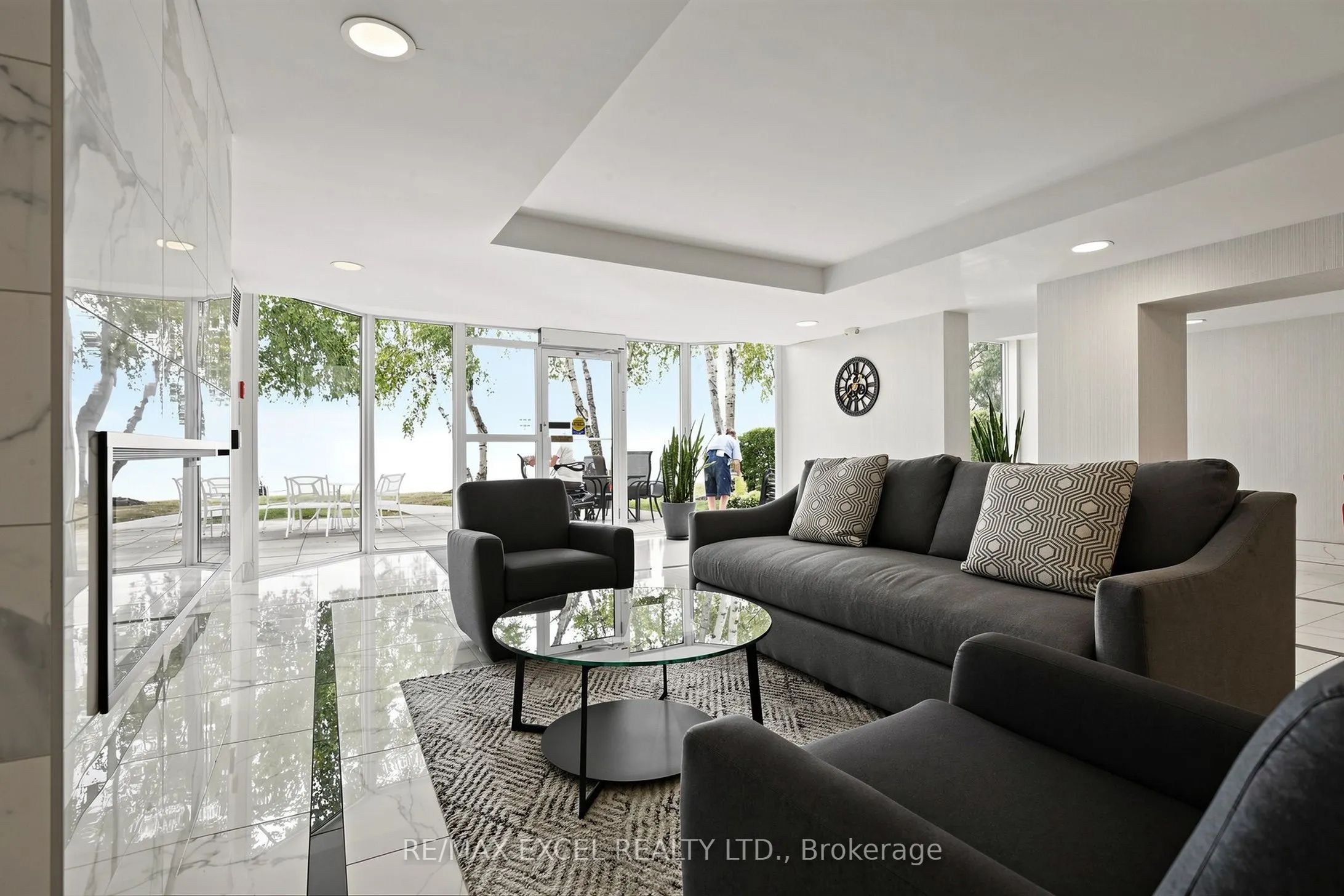 5280 Lakeshore Road #607