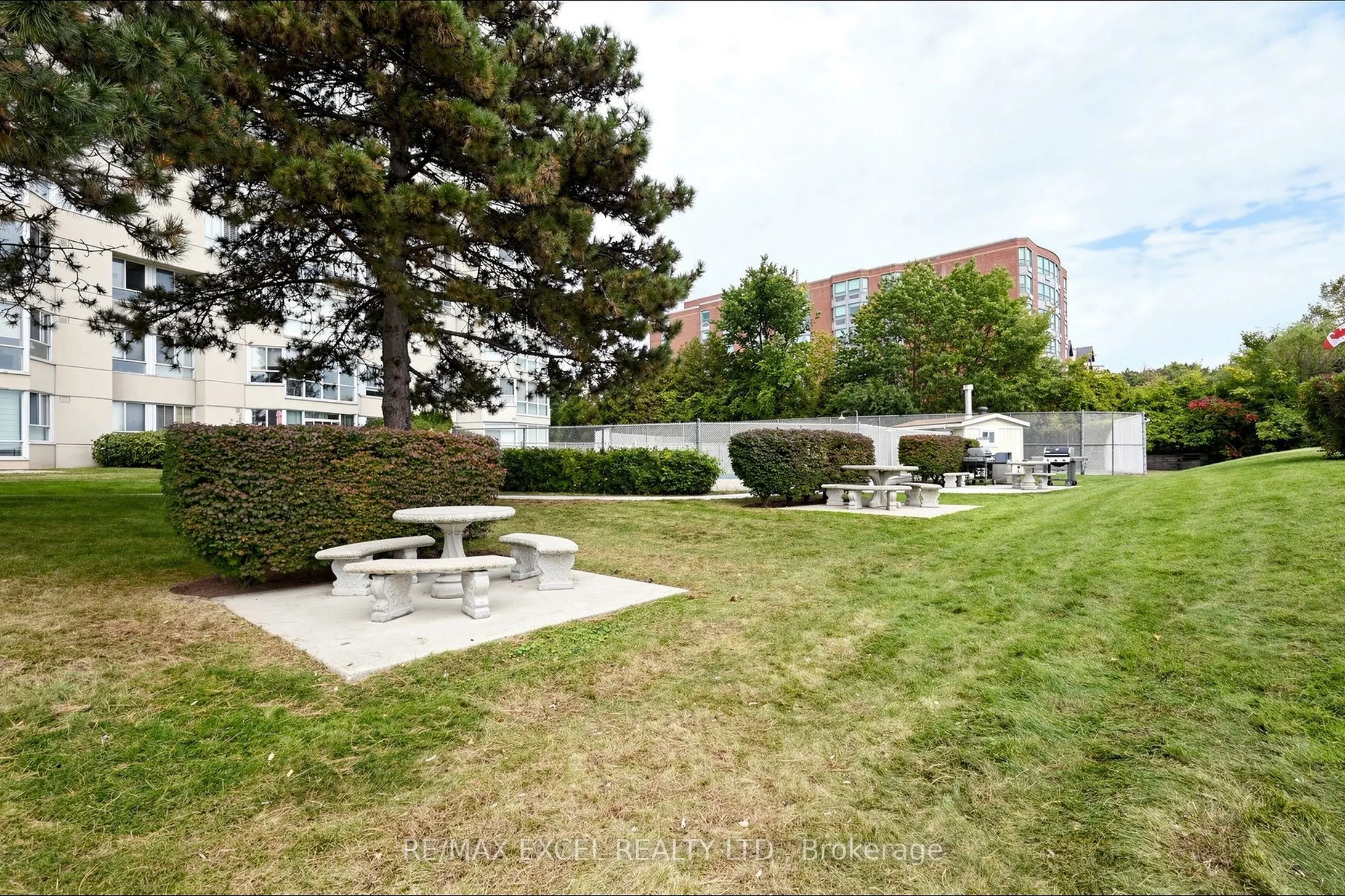 5280 Lakeshore Road #607