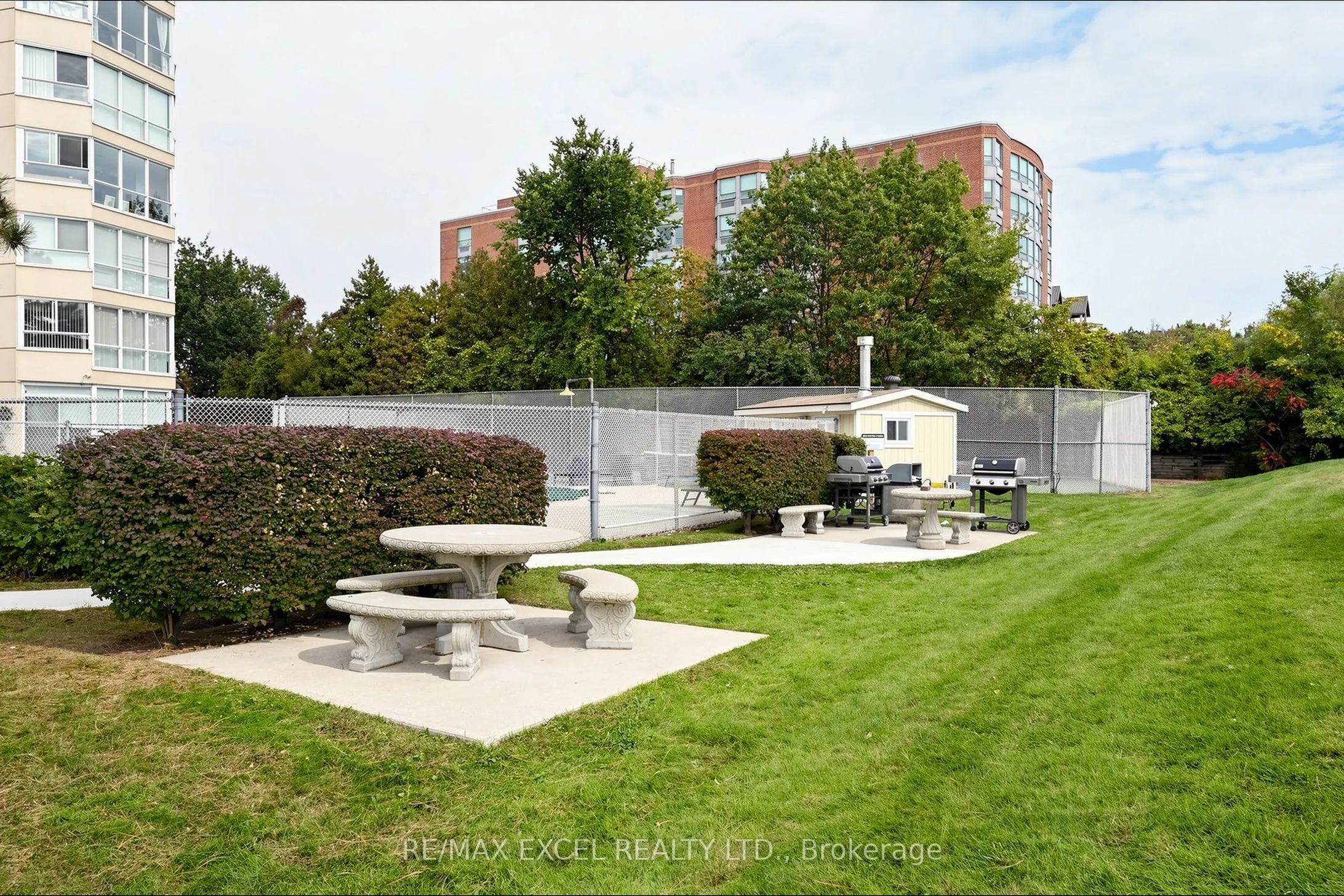 5280 Lakeshore Road #607