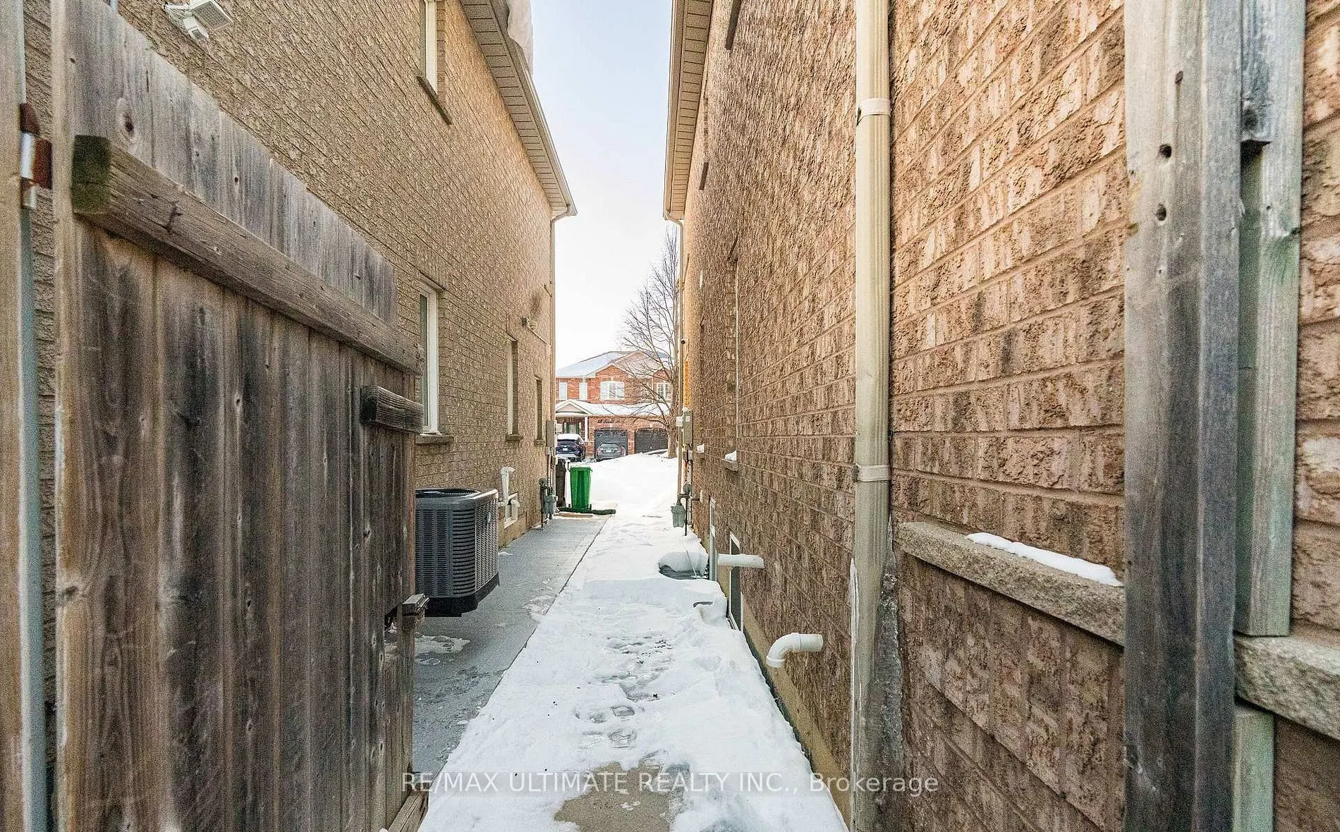 21 Sewells (Basement) Lane