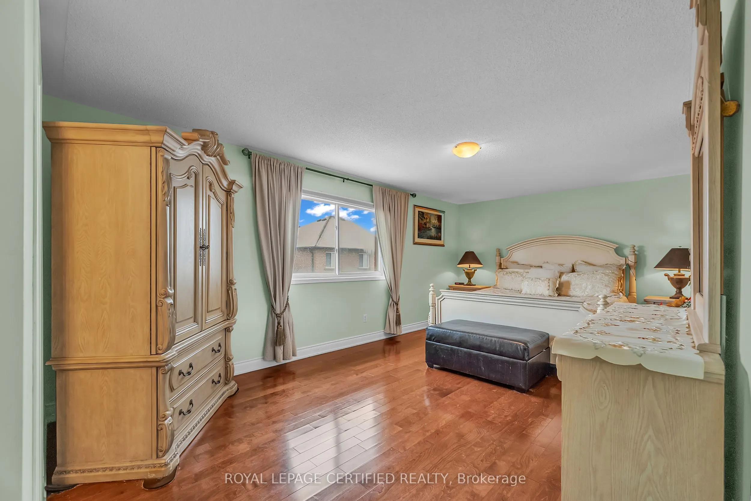 17 Chestermere Crescent