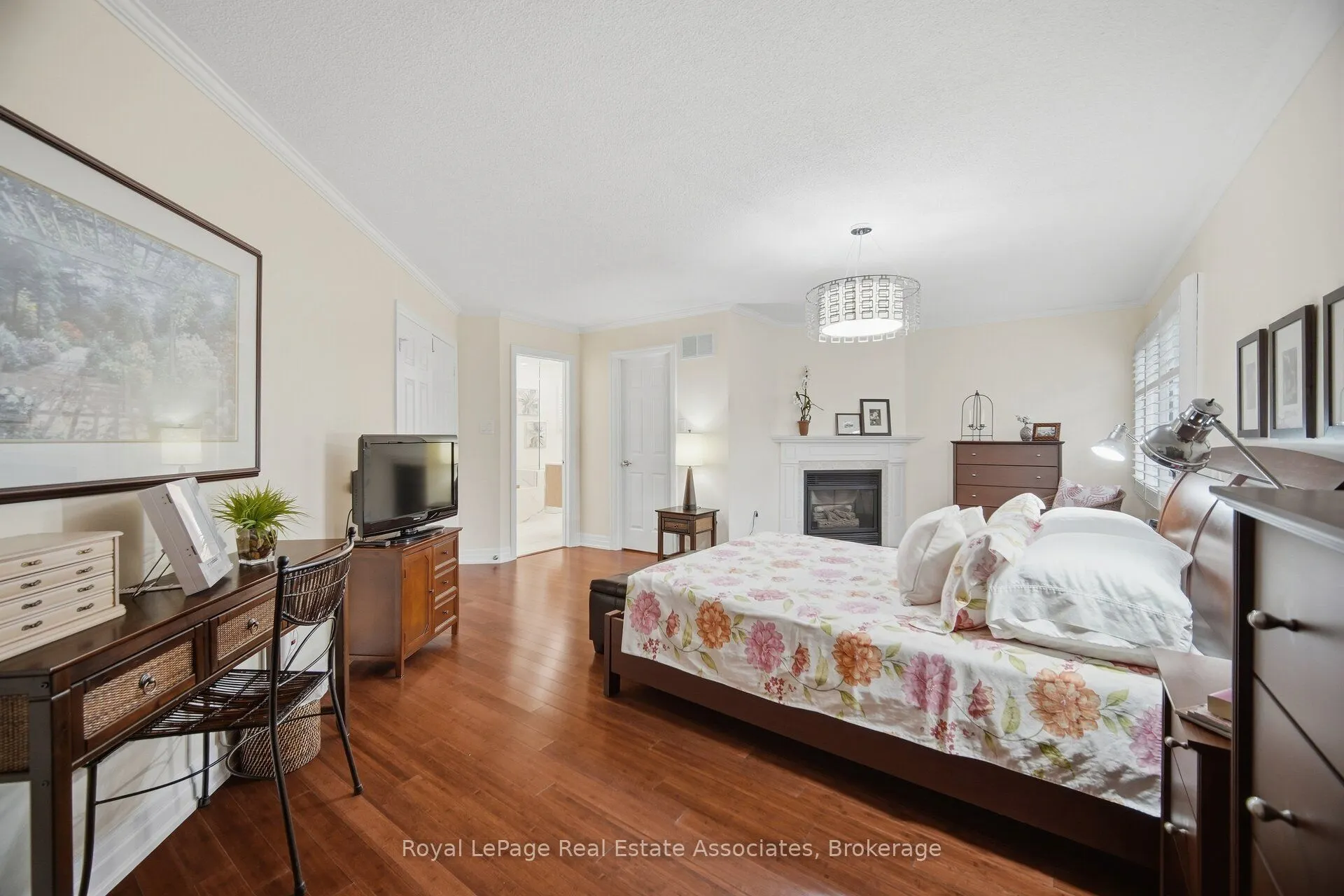 5923 Tweed Court