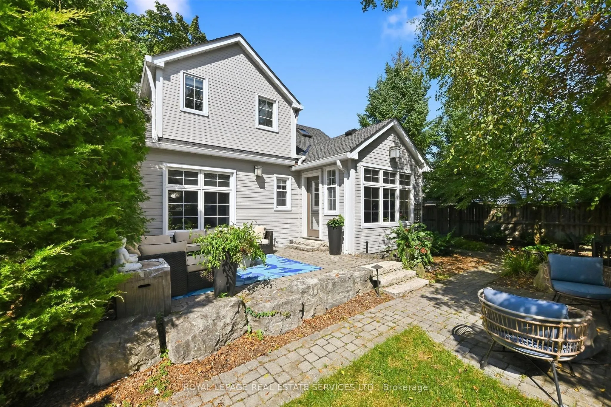 32 Anderson Street