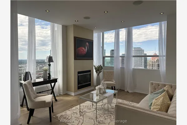 220 Burnhamthorpe Road W