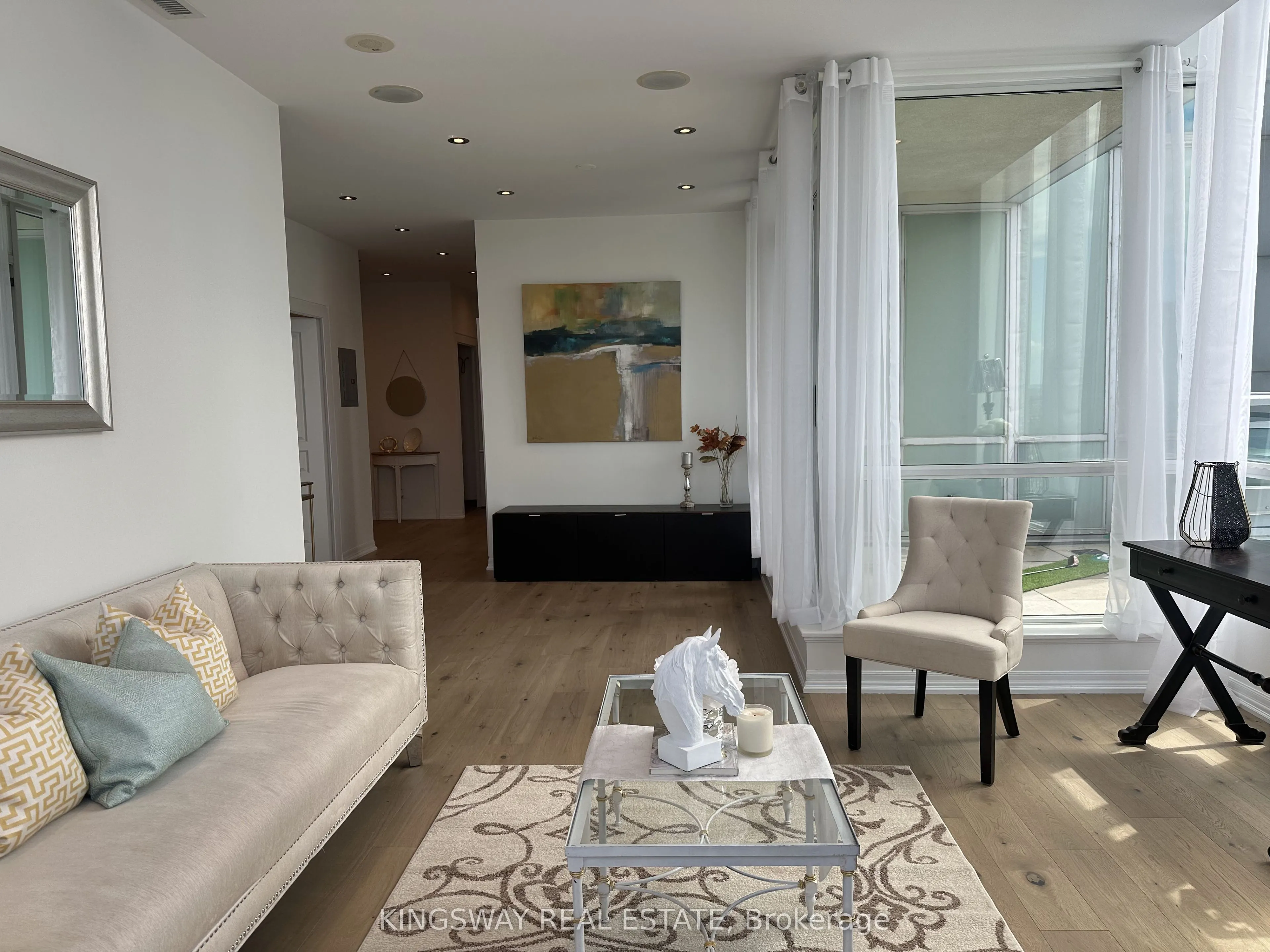 220 Burnhamthorpe Road W #3404