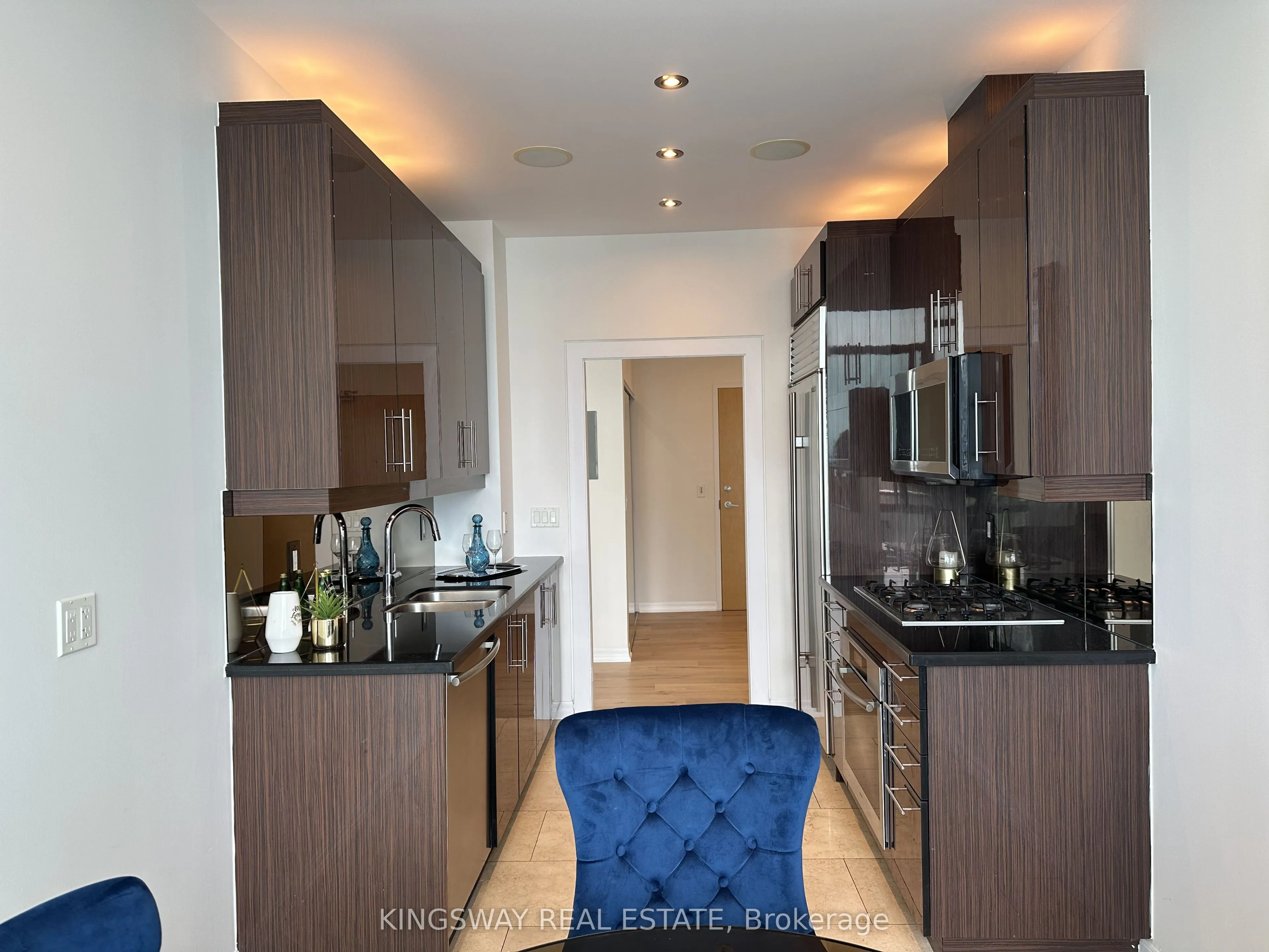 220 Burnhamthorpe Road W #3404
