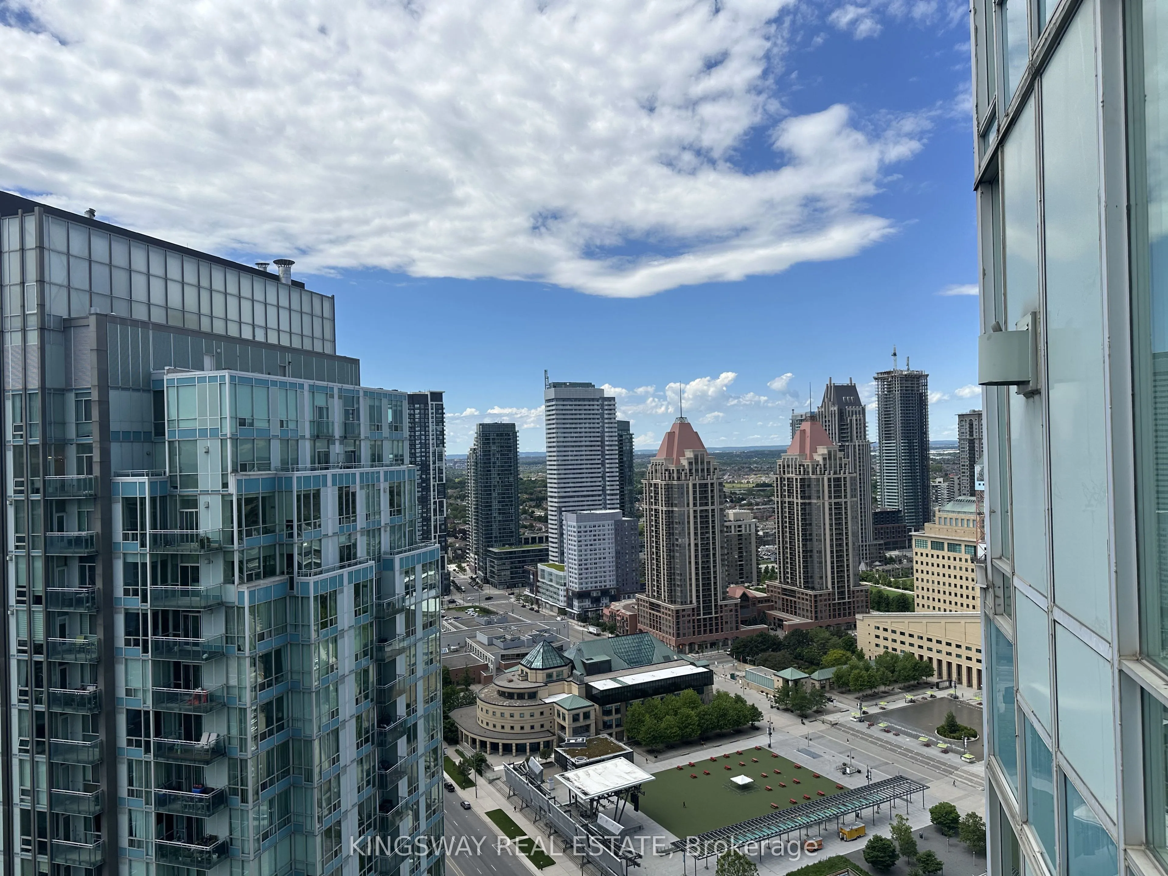 220 Burnhamthorpe Road W #3404