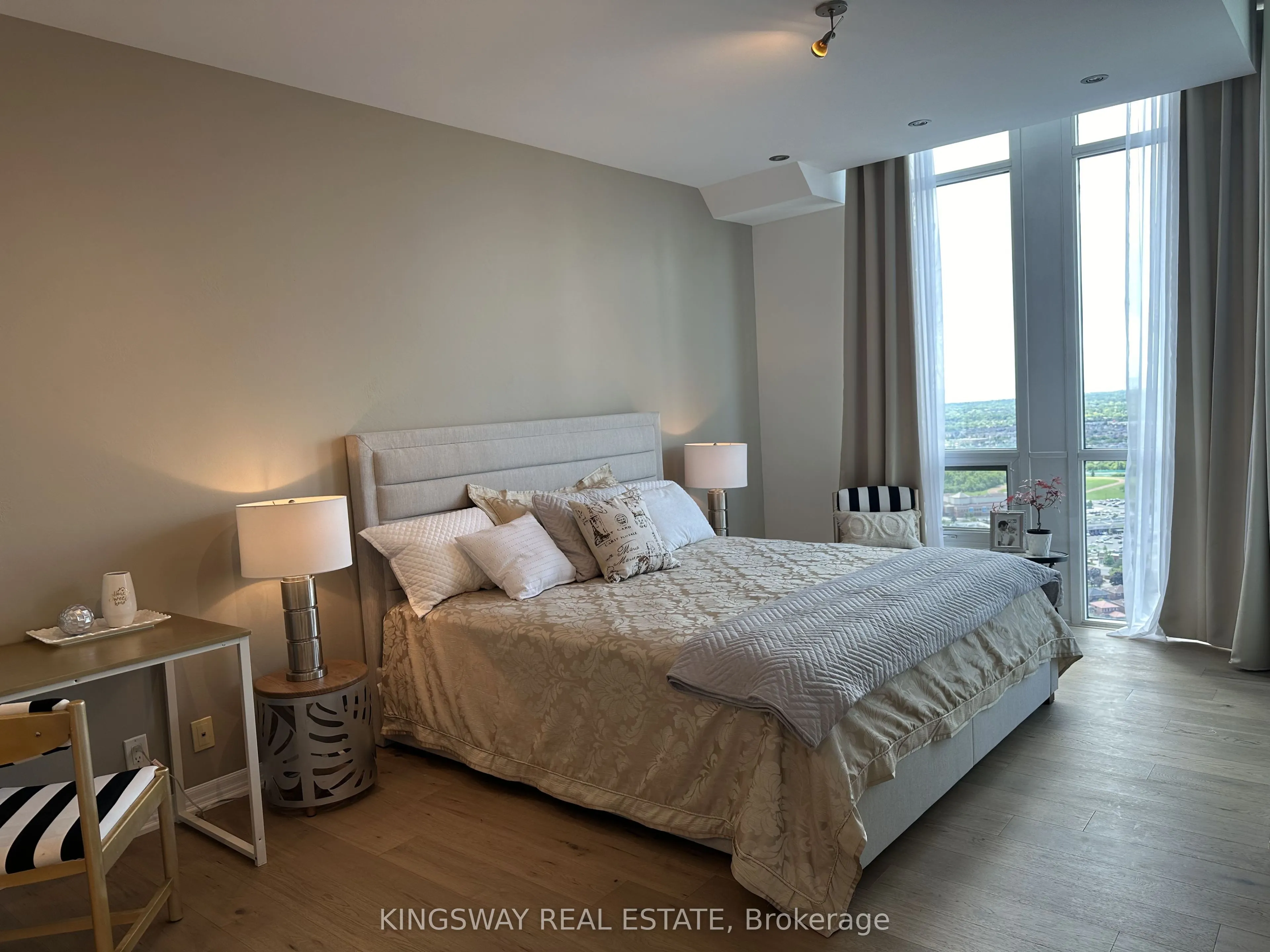 220 Burnhamthorpe Road W #3404