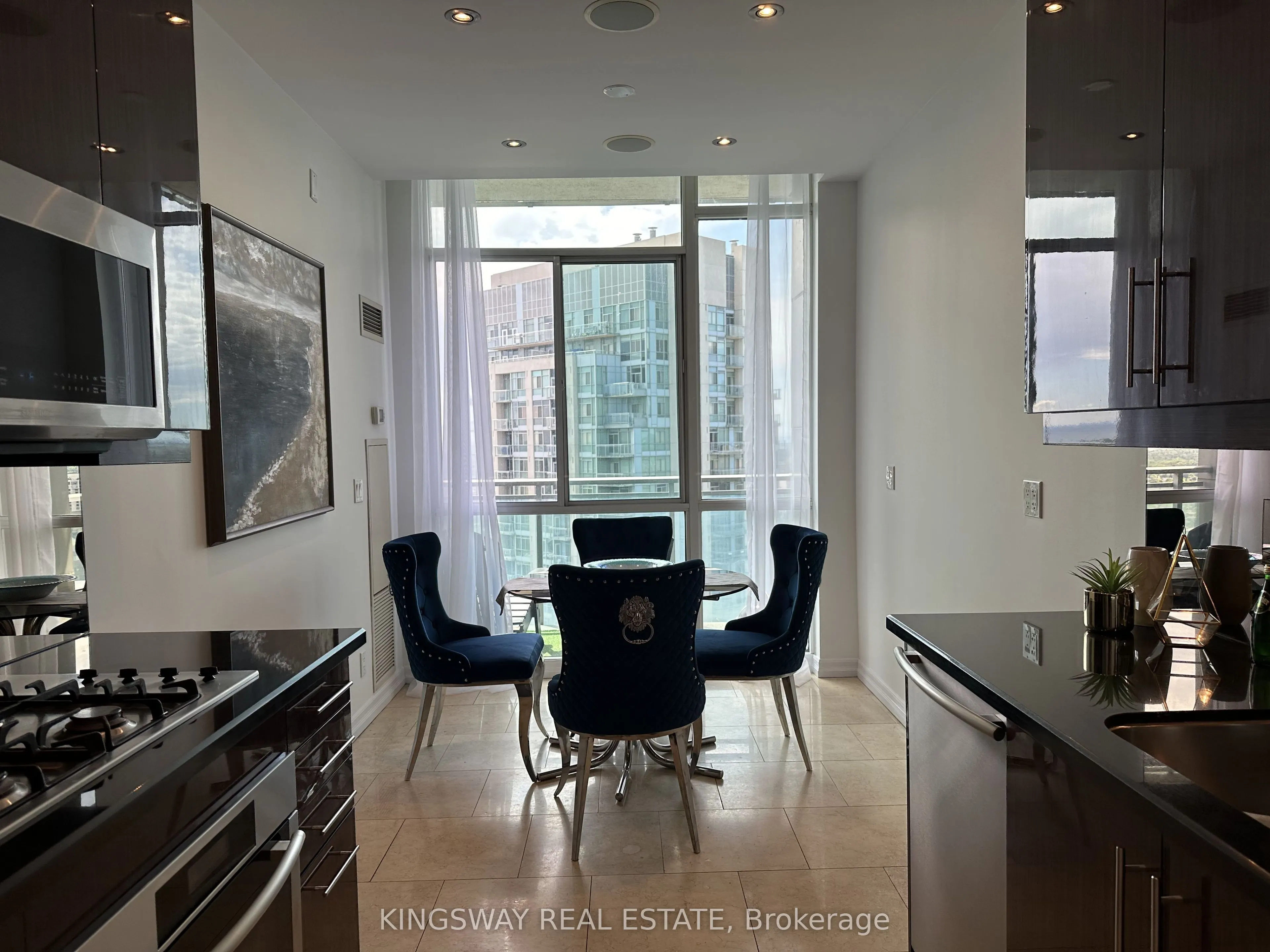 220 Burnhamthorpe Road W #3404