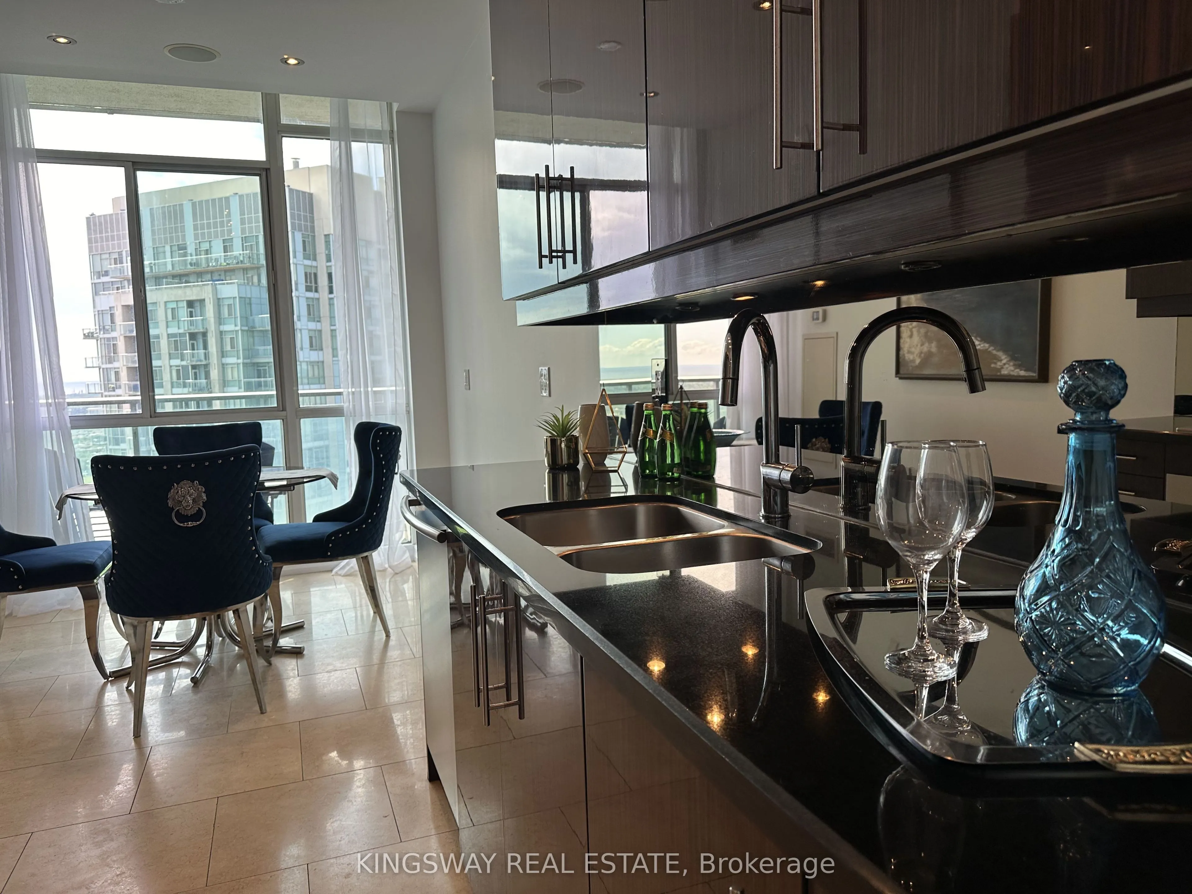 220 Burnhamthorpe Road W #3404