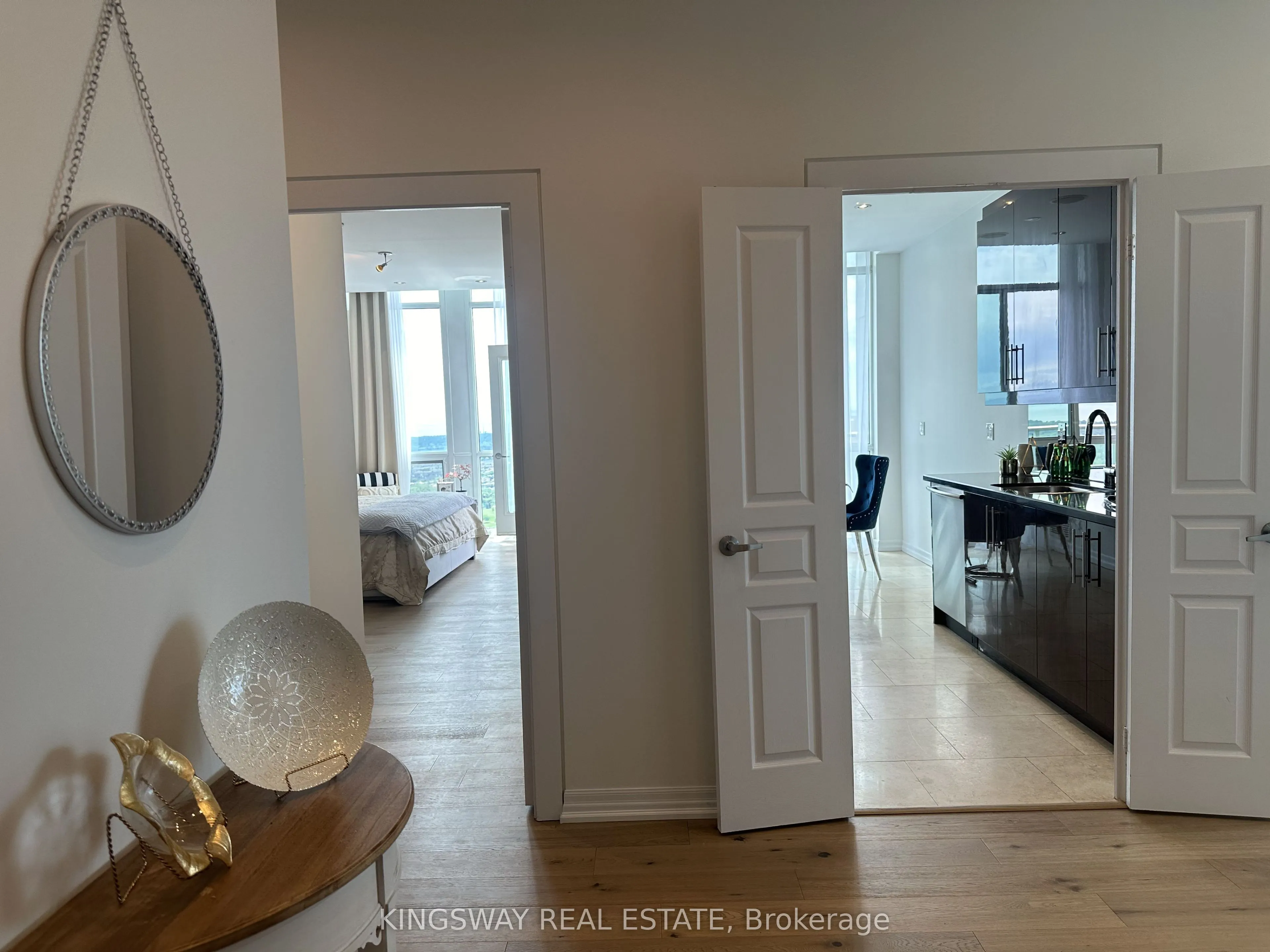 220 Burnhamthorpe Road W #3404