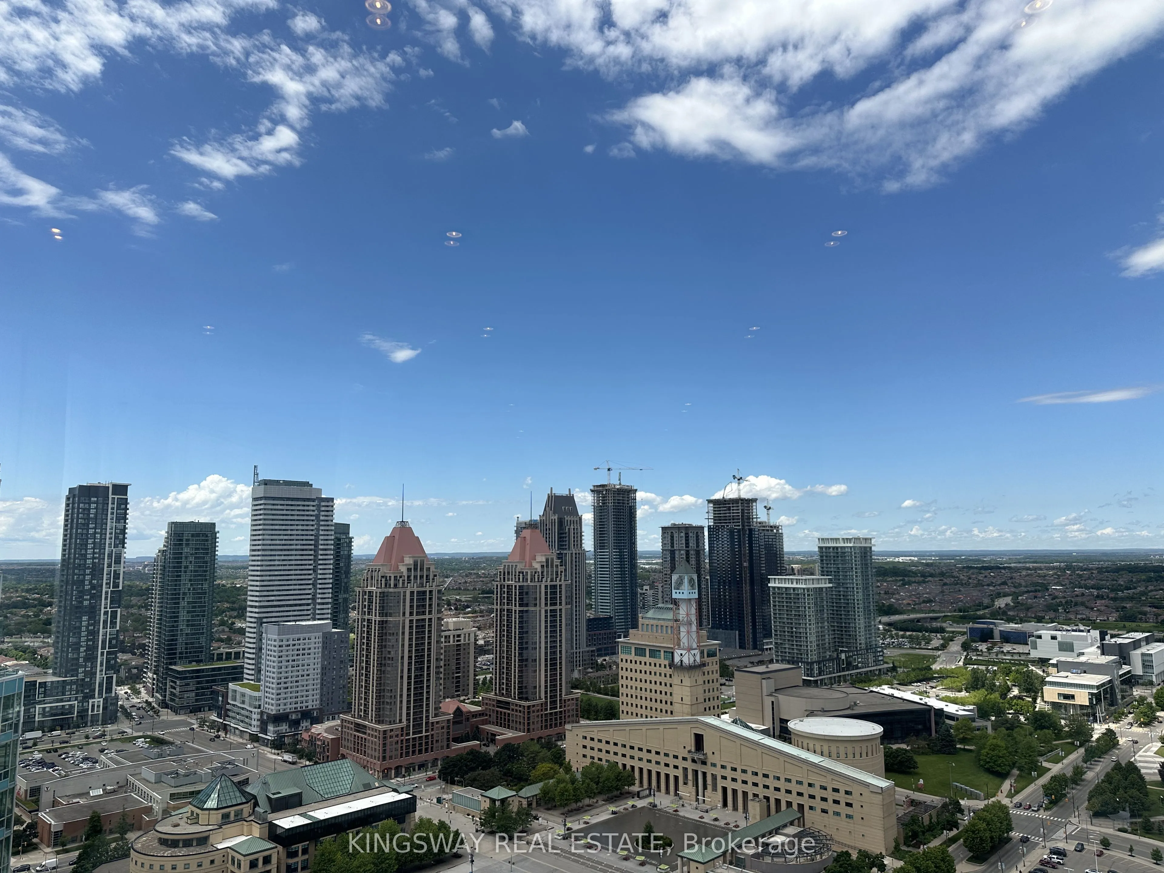 220 Burnhamthorpe Road W #3404