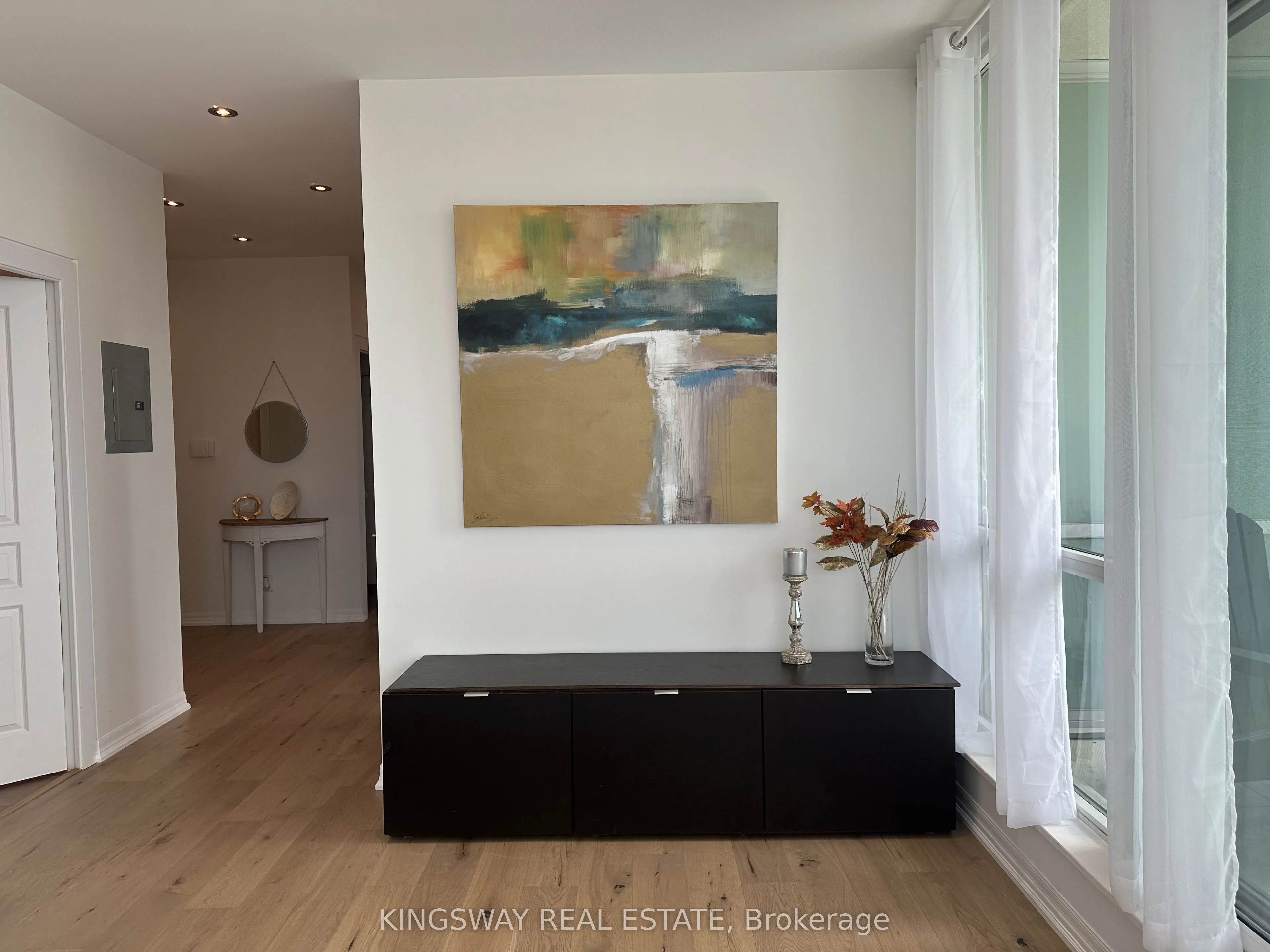 220 Burnhamthorpe Road W #3404