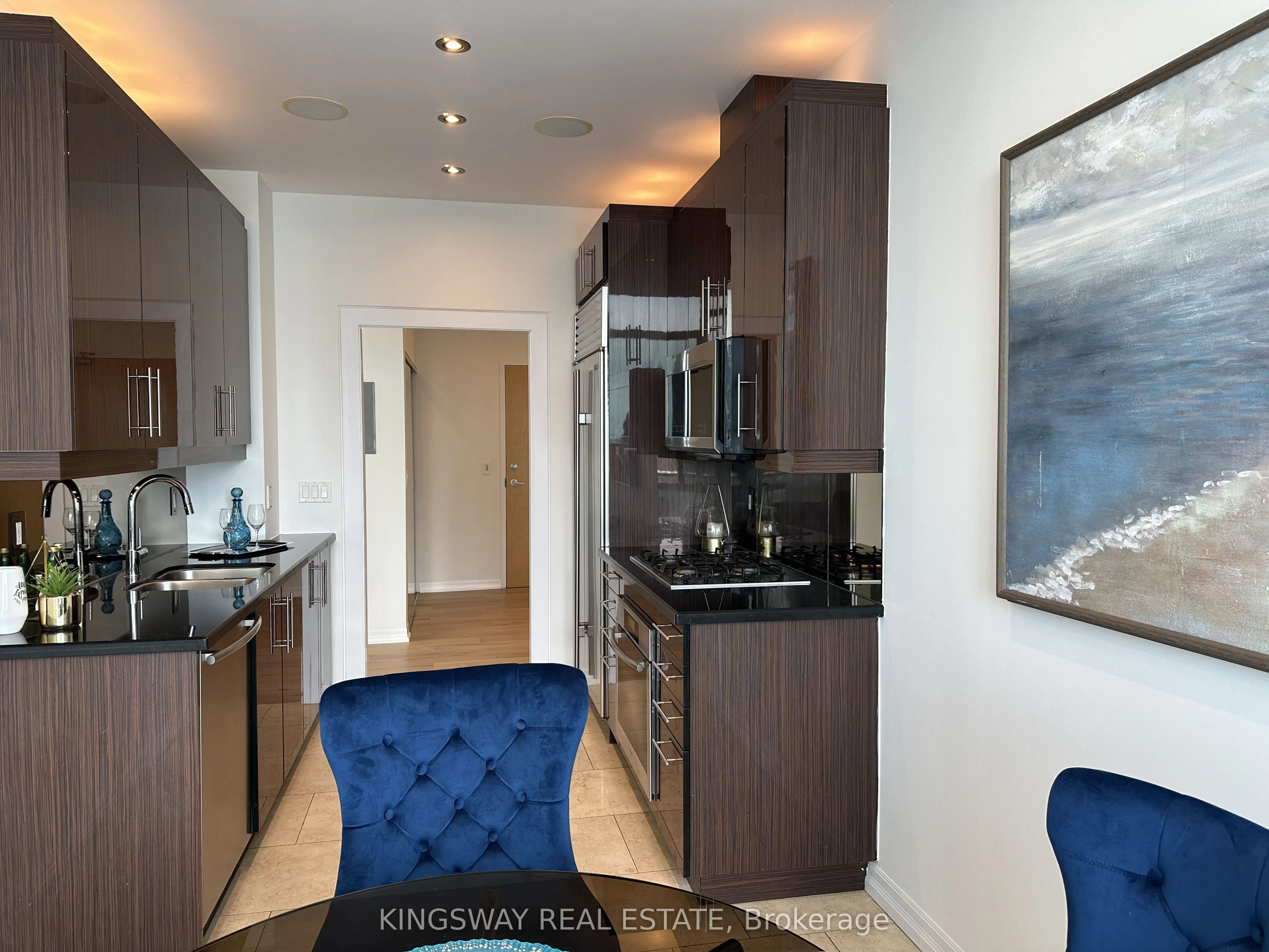 220 Burnhamthorpe Road W #3404