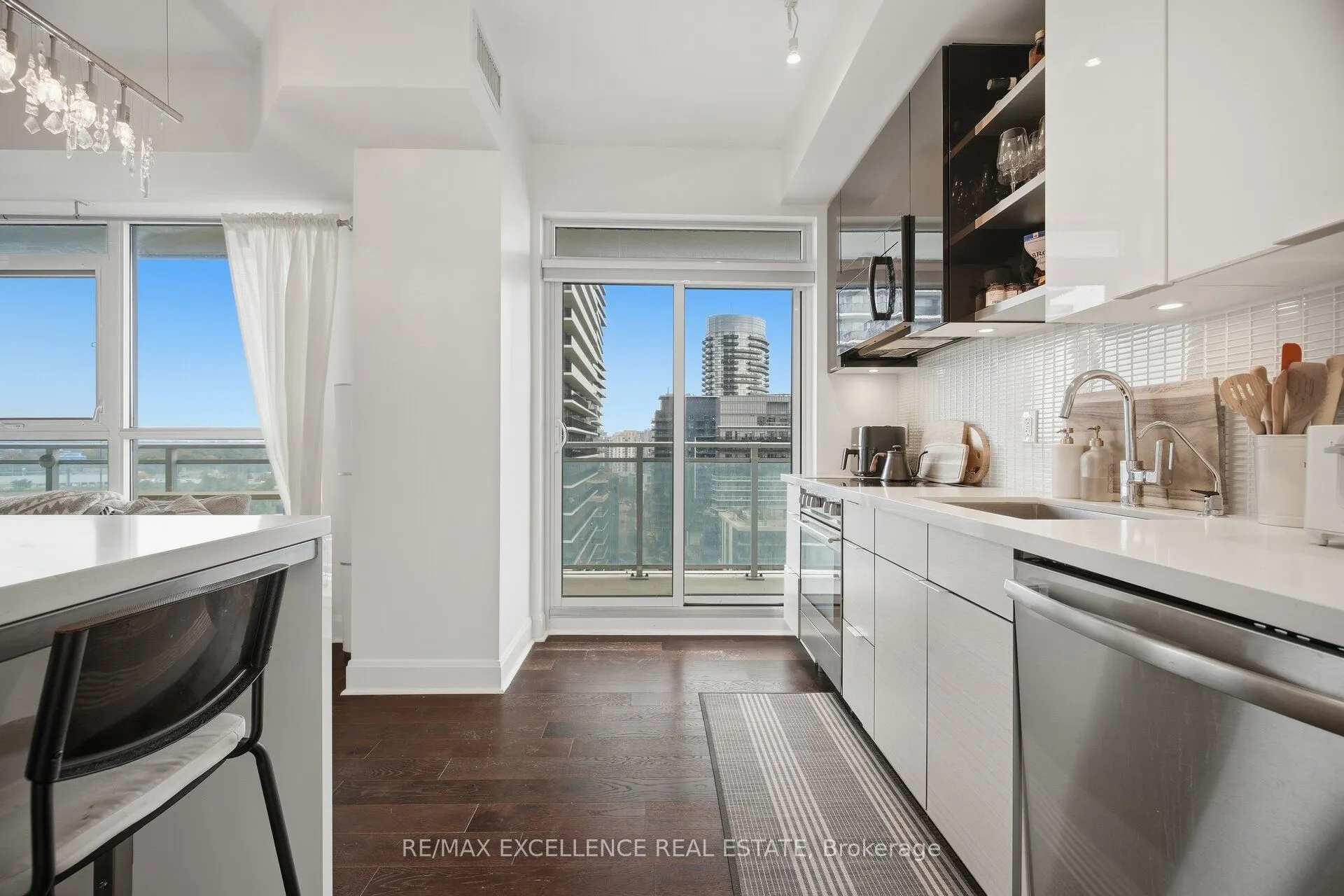 33 Shore Breeze Drive #1208