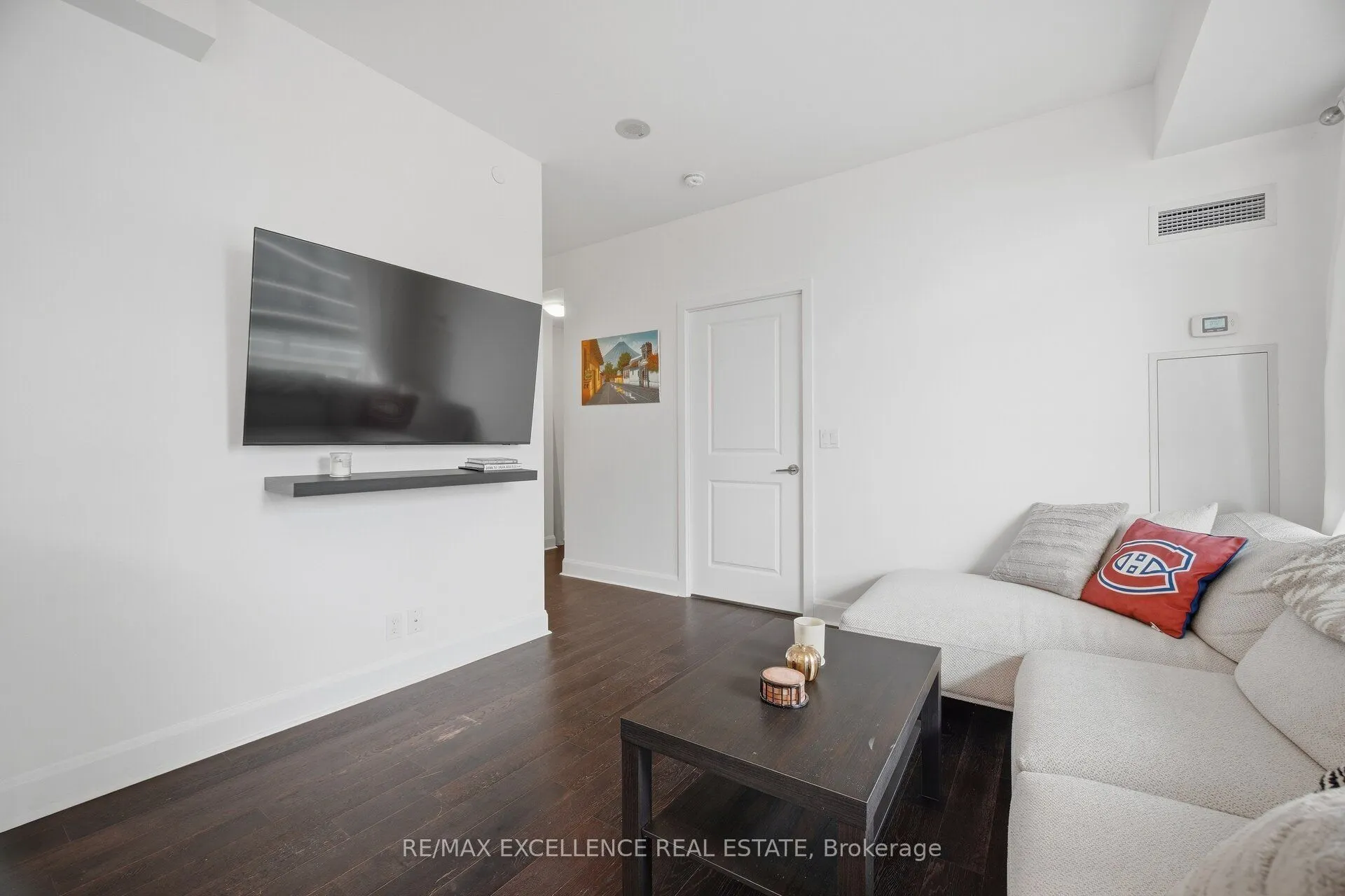 33 Shore Breeze Drive #1208