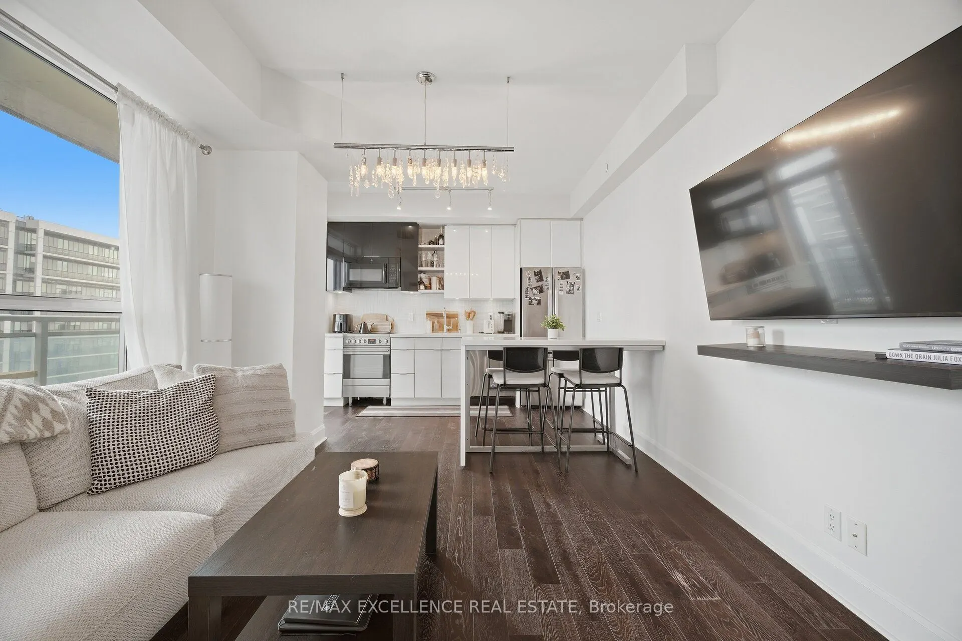 33 Shore Breeze Drive #1208