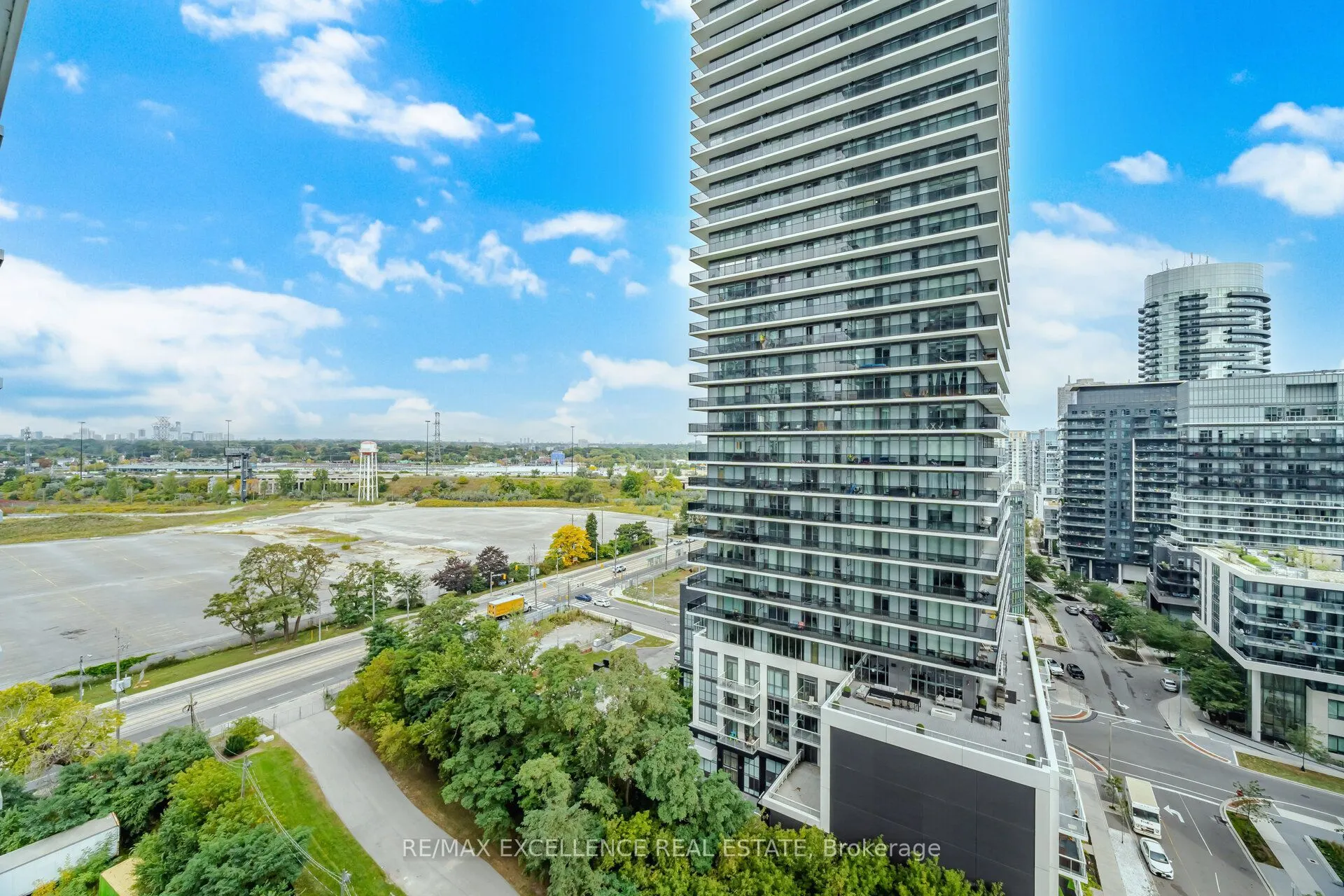 33 Shore Breeze Drive #1208