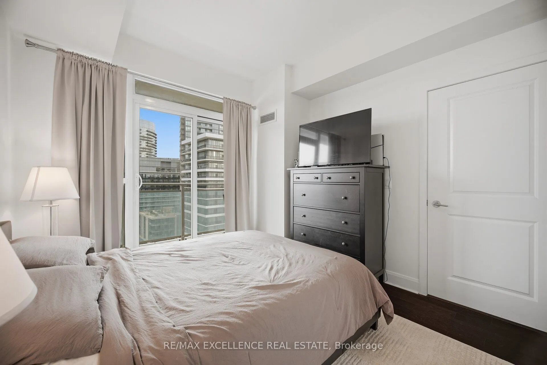 33 Shore Breeze Drive #1208