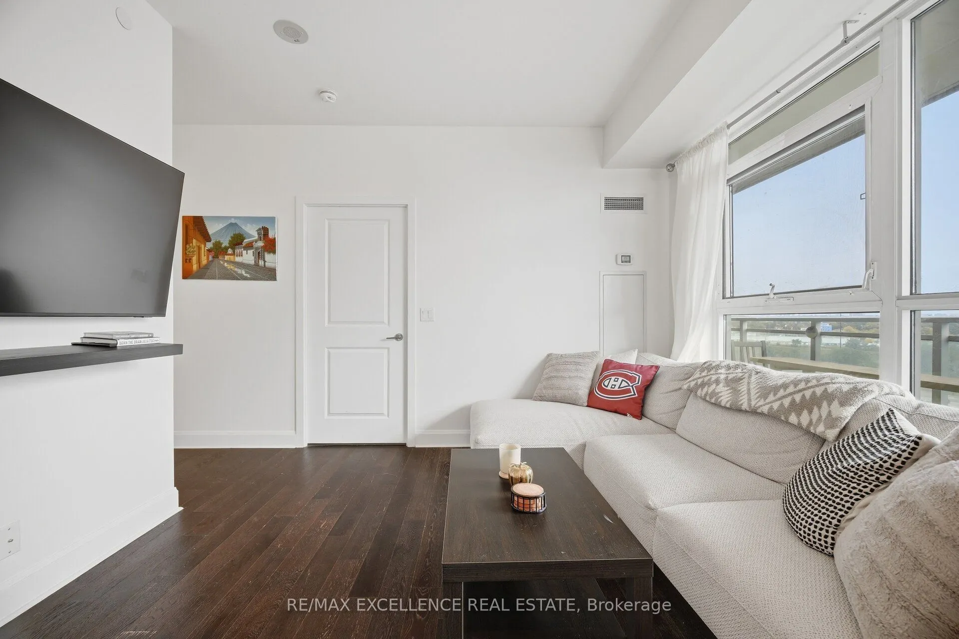 33 Shore Breeze Drive #1208