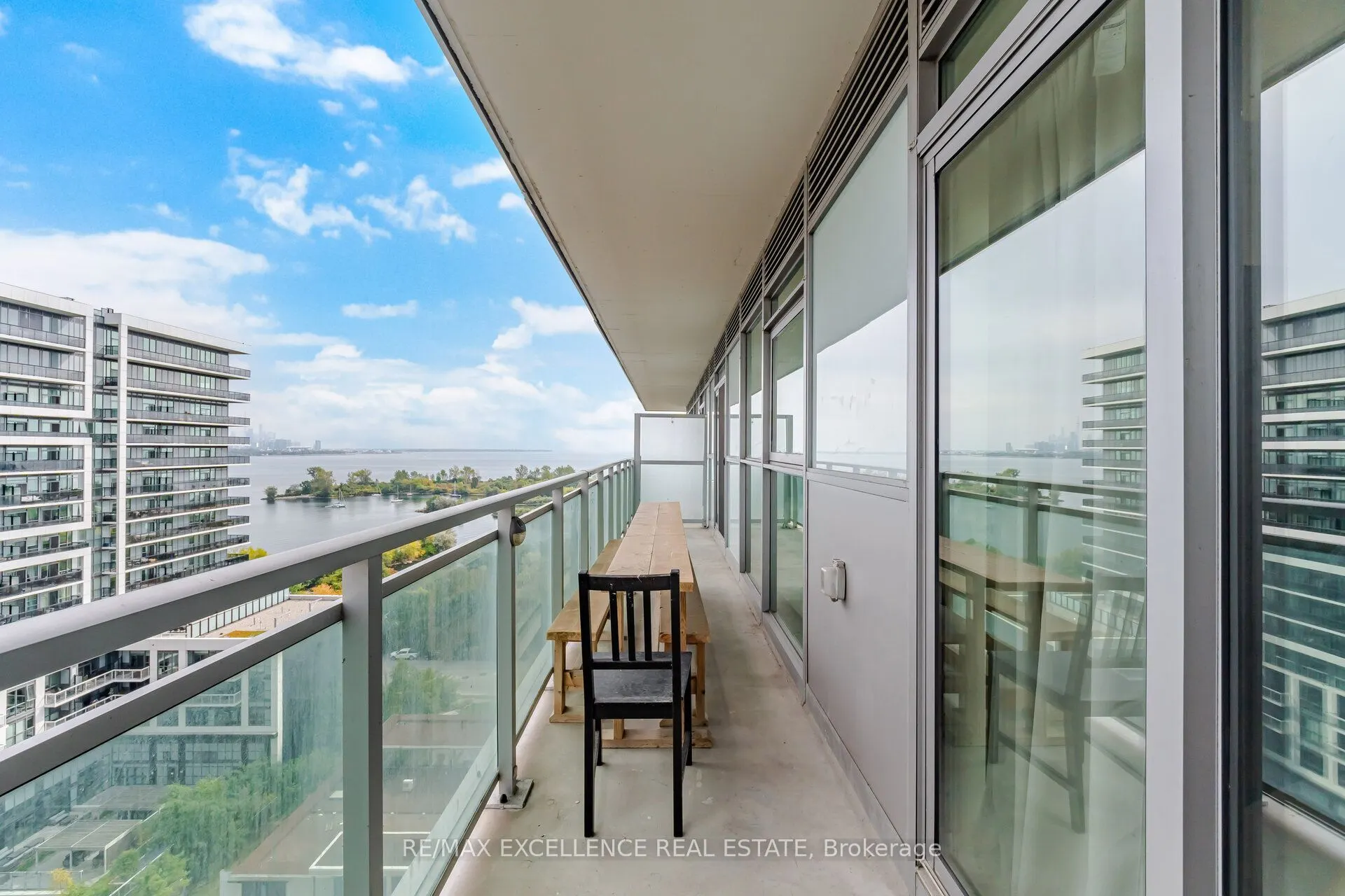 33 Shore Breeze Drive #1208