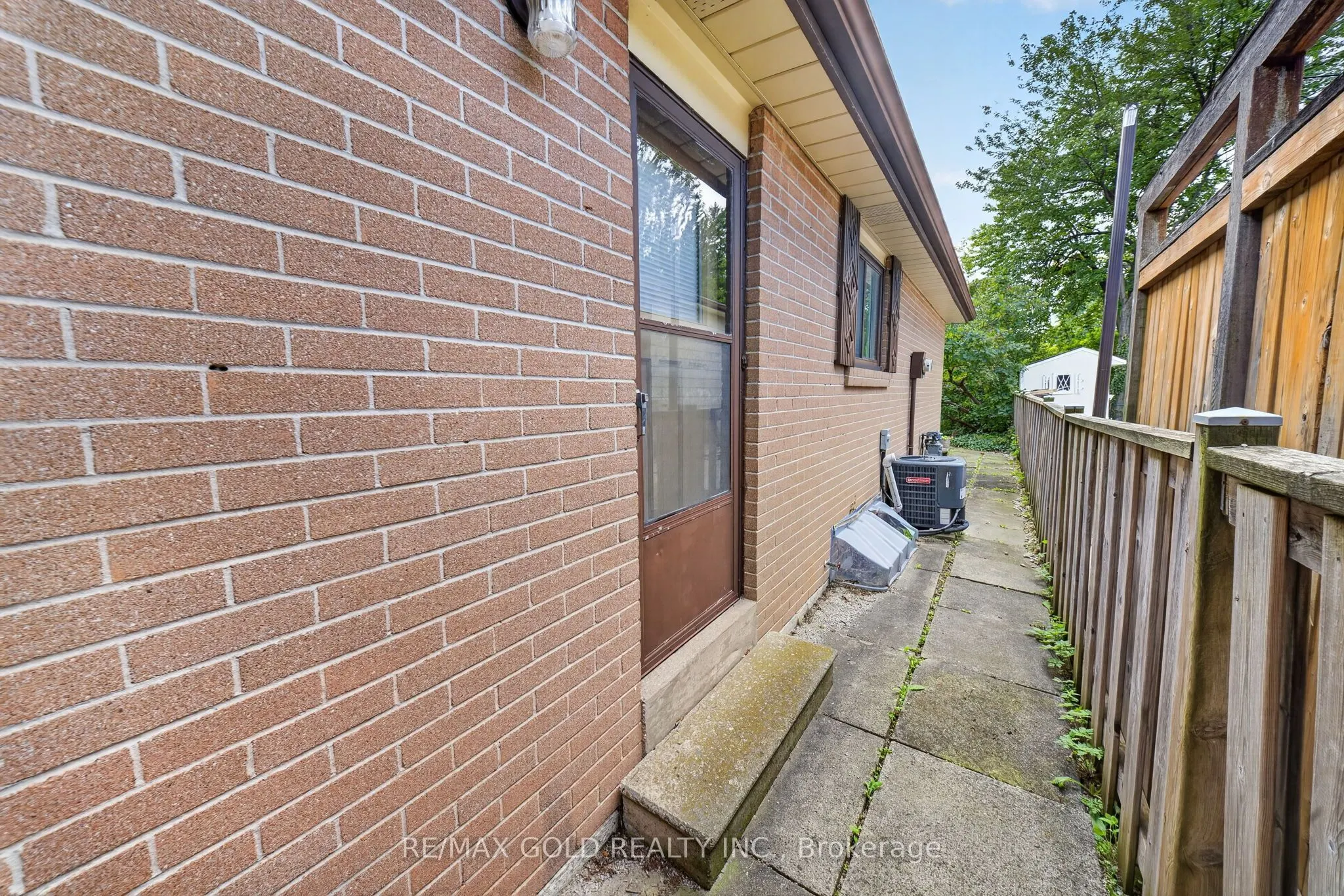 25 Drayton Crescent