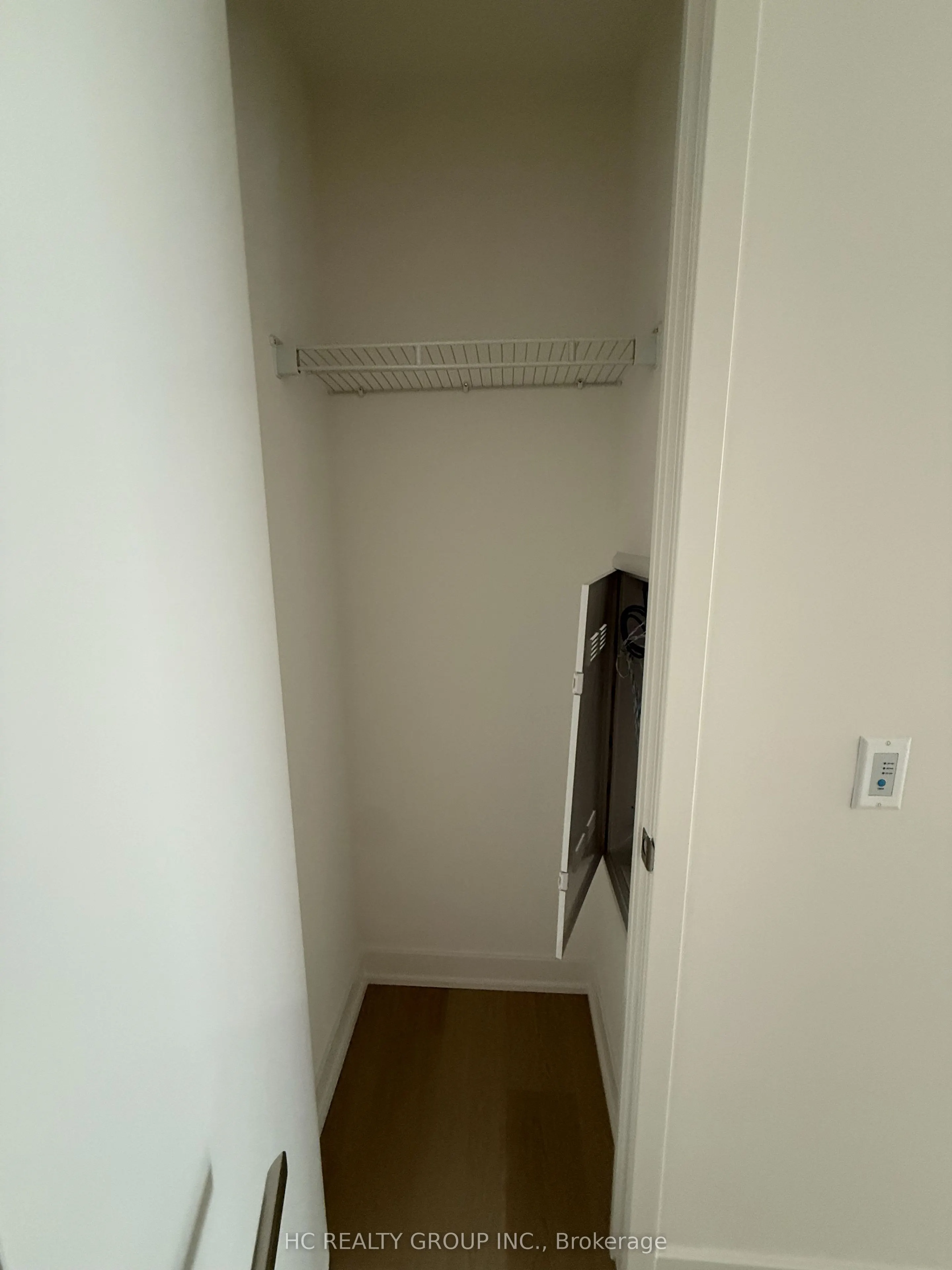 448 Burnhamthorpe Road #6305