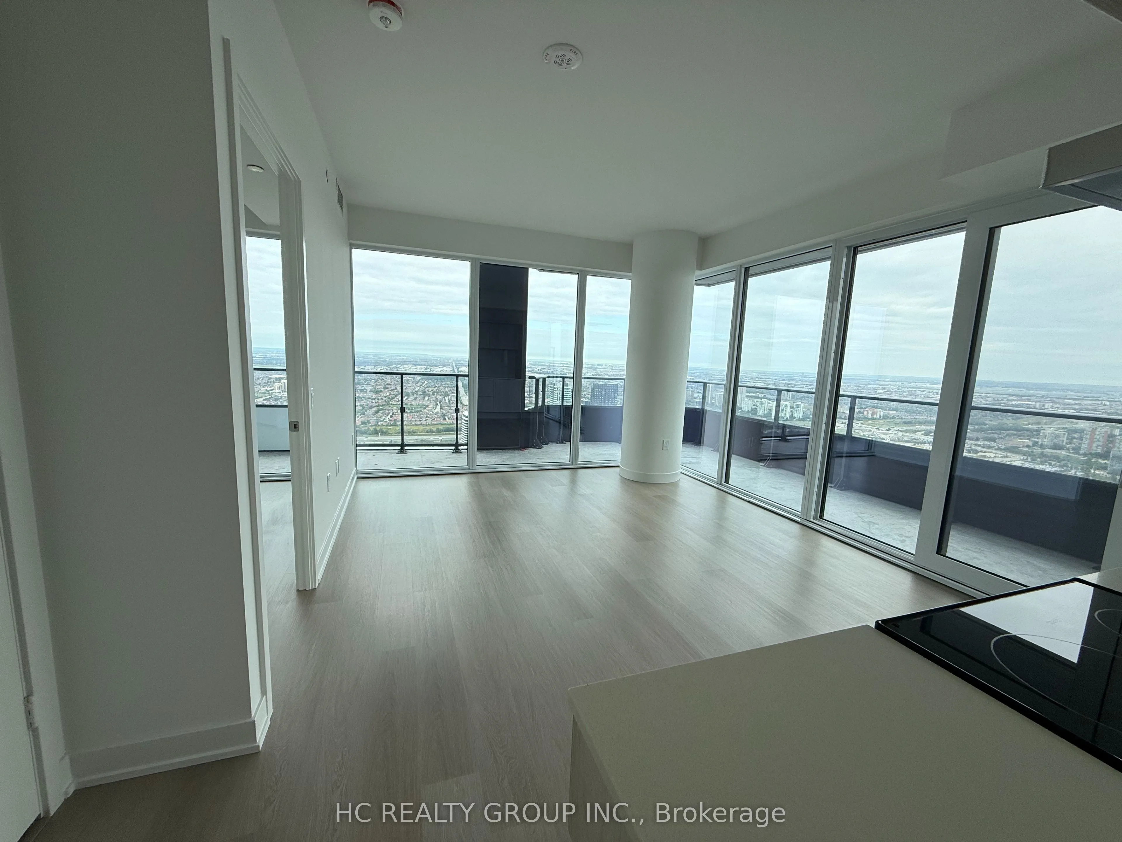 448 Burnhamthorpe Road #6305