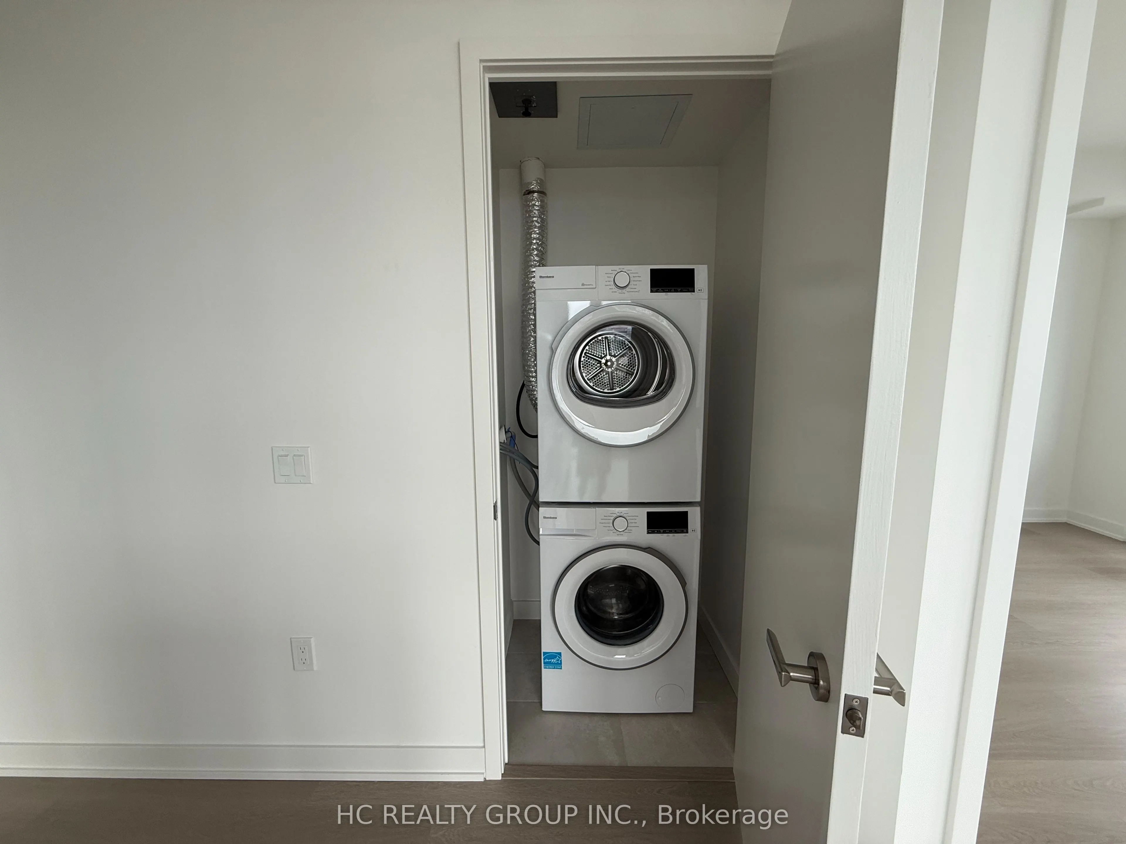 448 Burnhamthorpe Road #6305