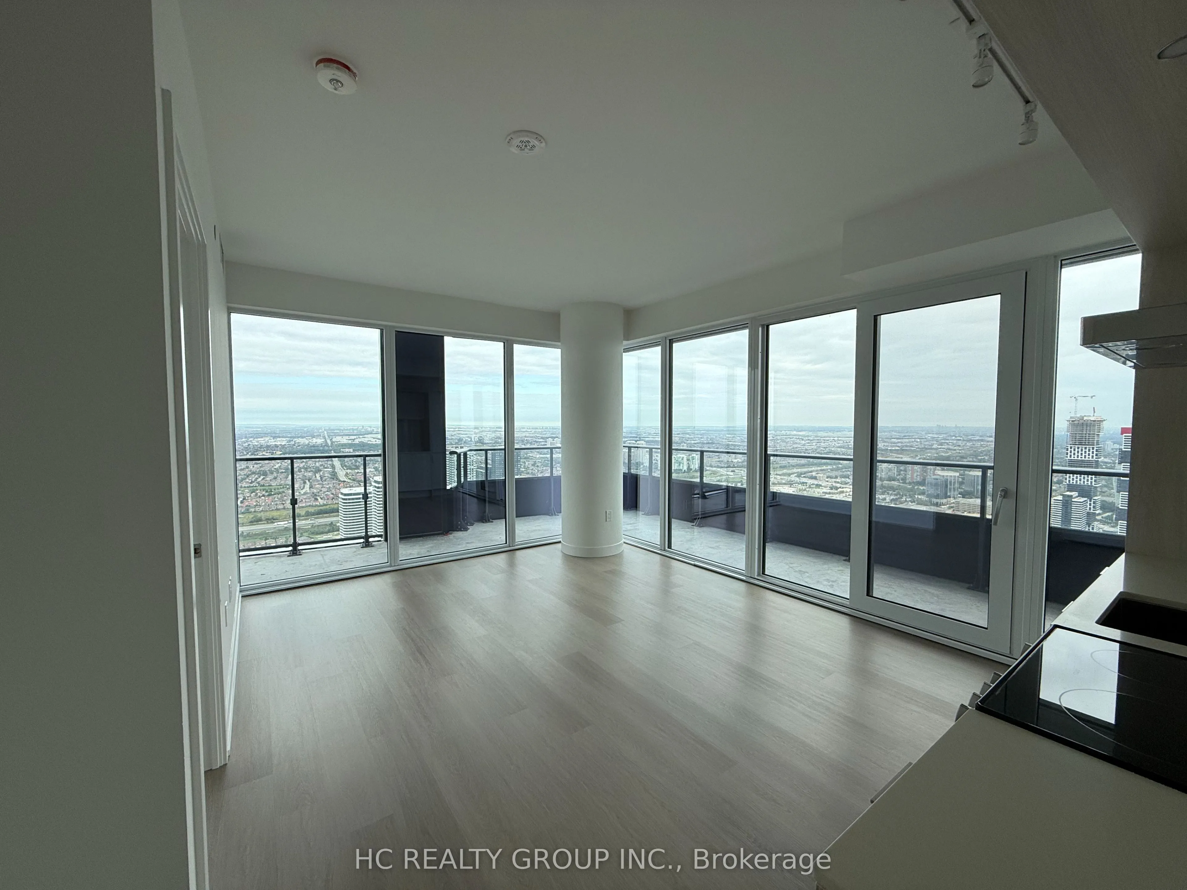 448 Burnhamthorpe Road #6305