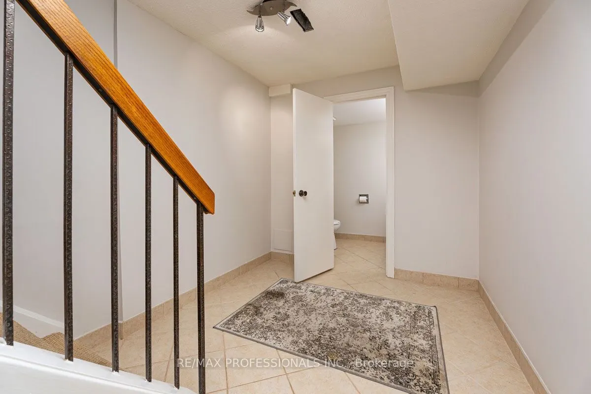 1951 Rathburn Road E #176